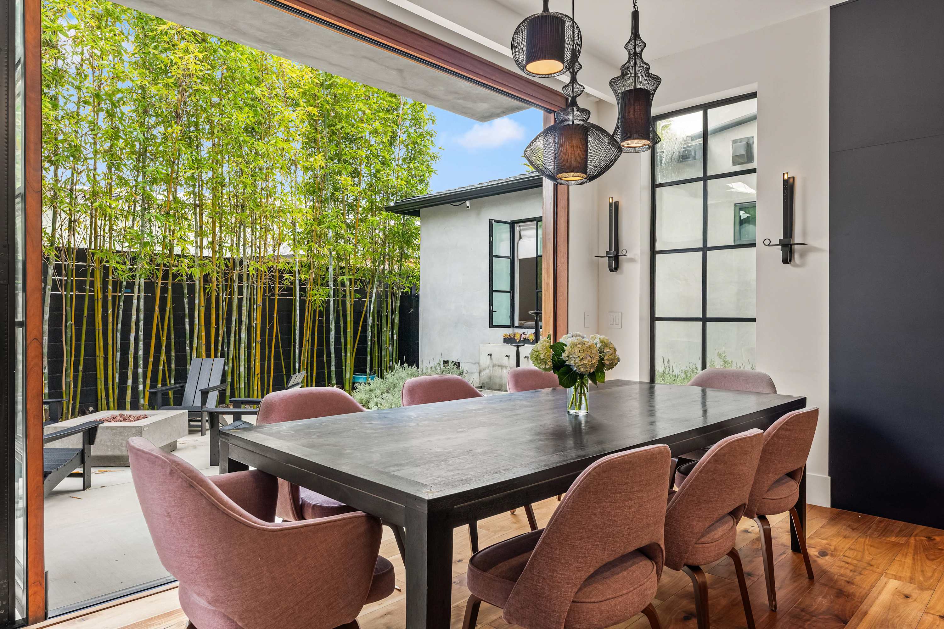 Sunset Atelier | Santa Monica | Designer Home w/ Patio & Gym photo 2