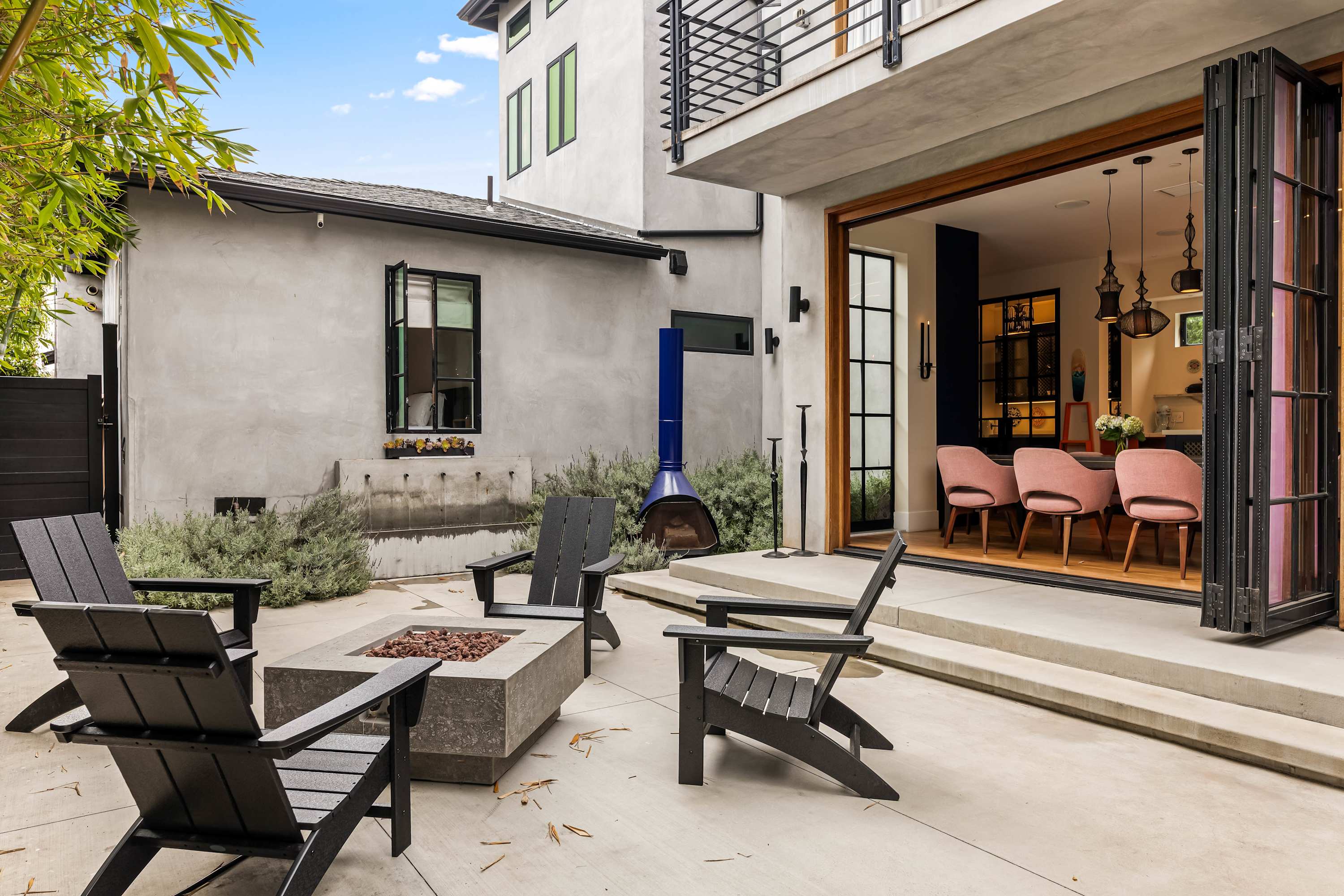 Sunset Atelier | Santa Monica | Designer Home w/ Patio & Gym photo 24
