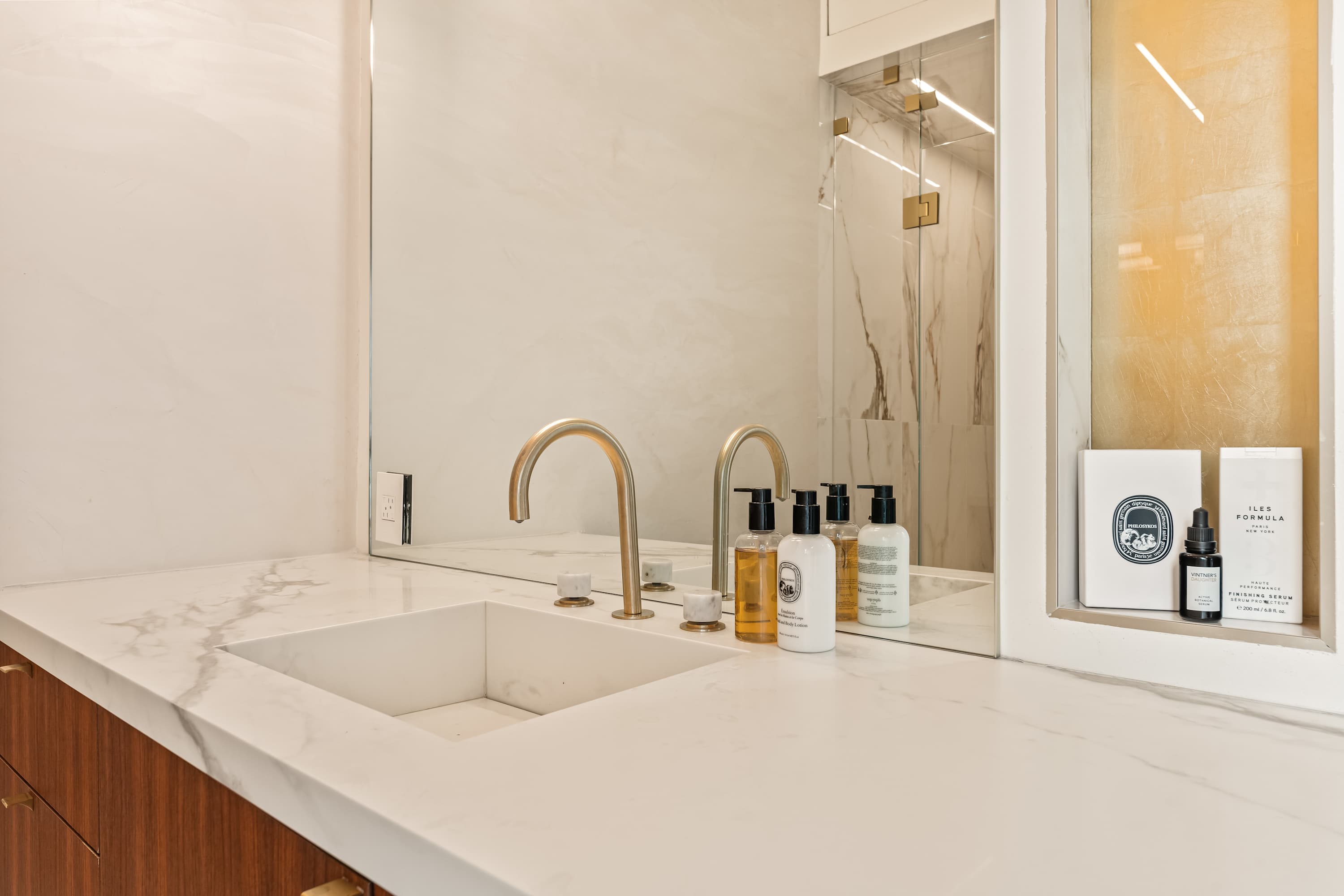 Sunset Atelier | Santa Monica | Designer Home w/ Patio & Gym photo 53