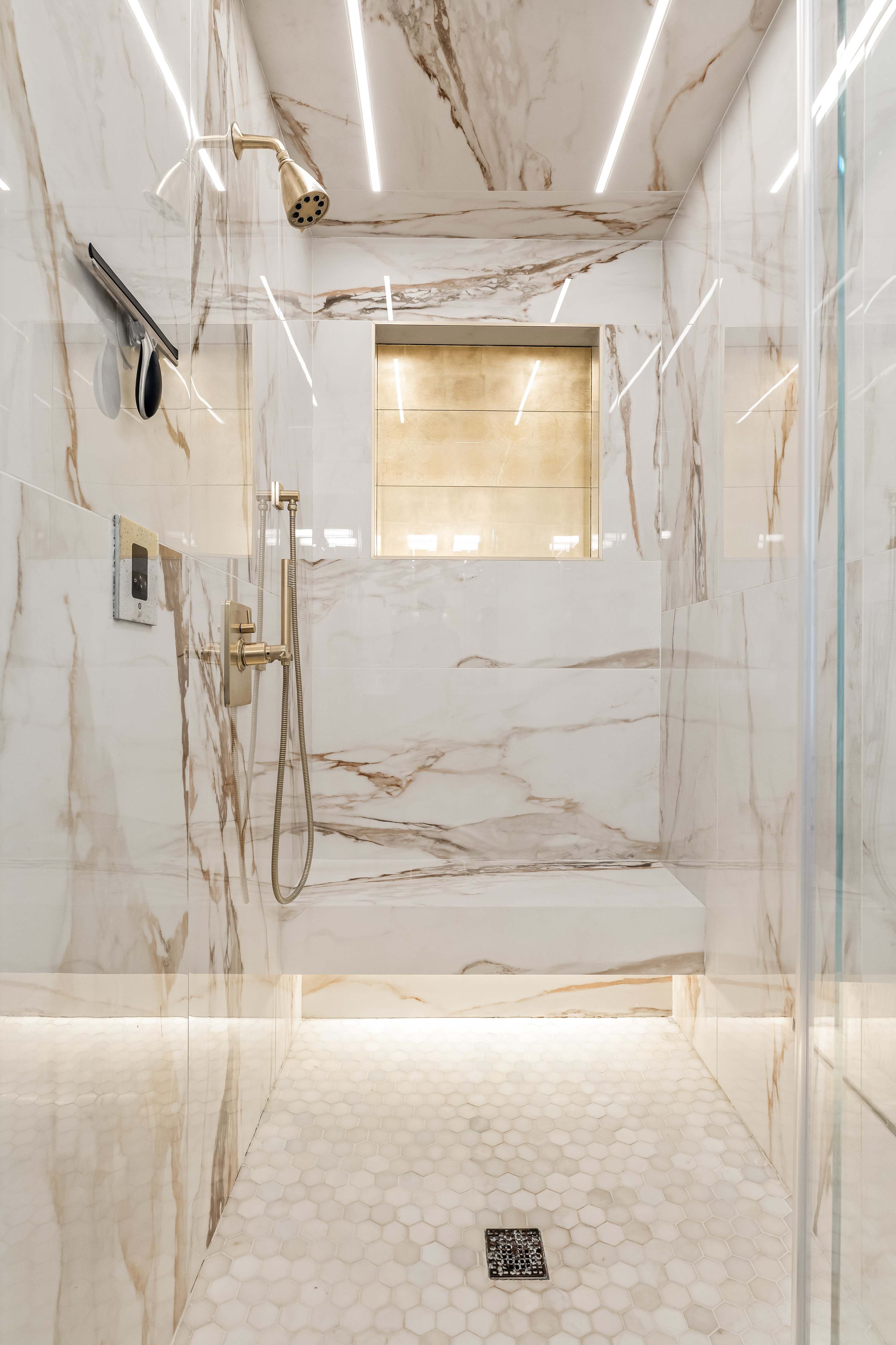 Sunset Atelier | Santa Monica | Designer Home w/ Patio & Gym photo 55