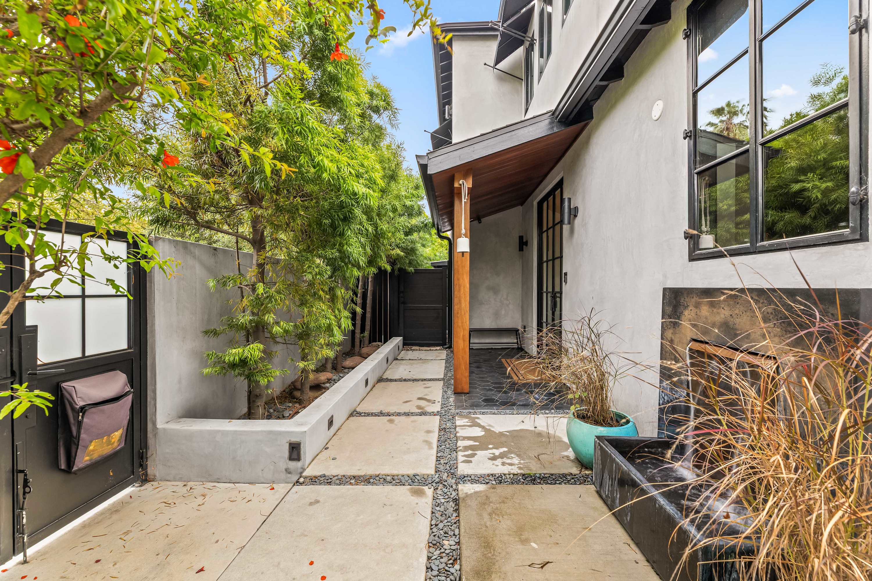 Sunset Atelier | Santa Monica | Designer Home w/ Patio & Gym photo 56