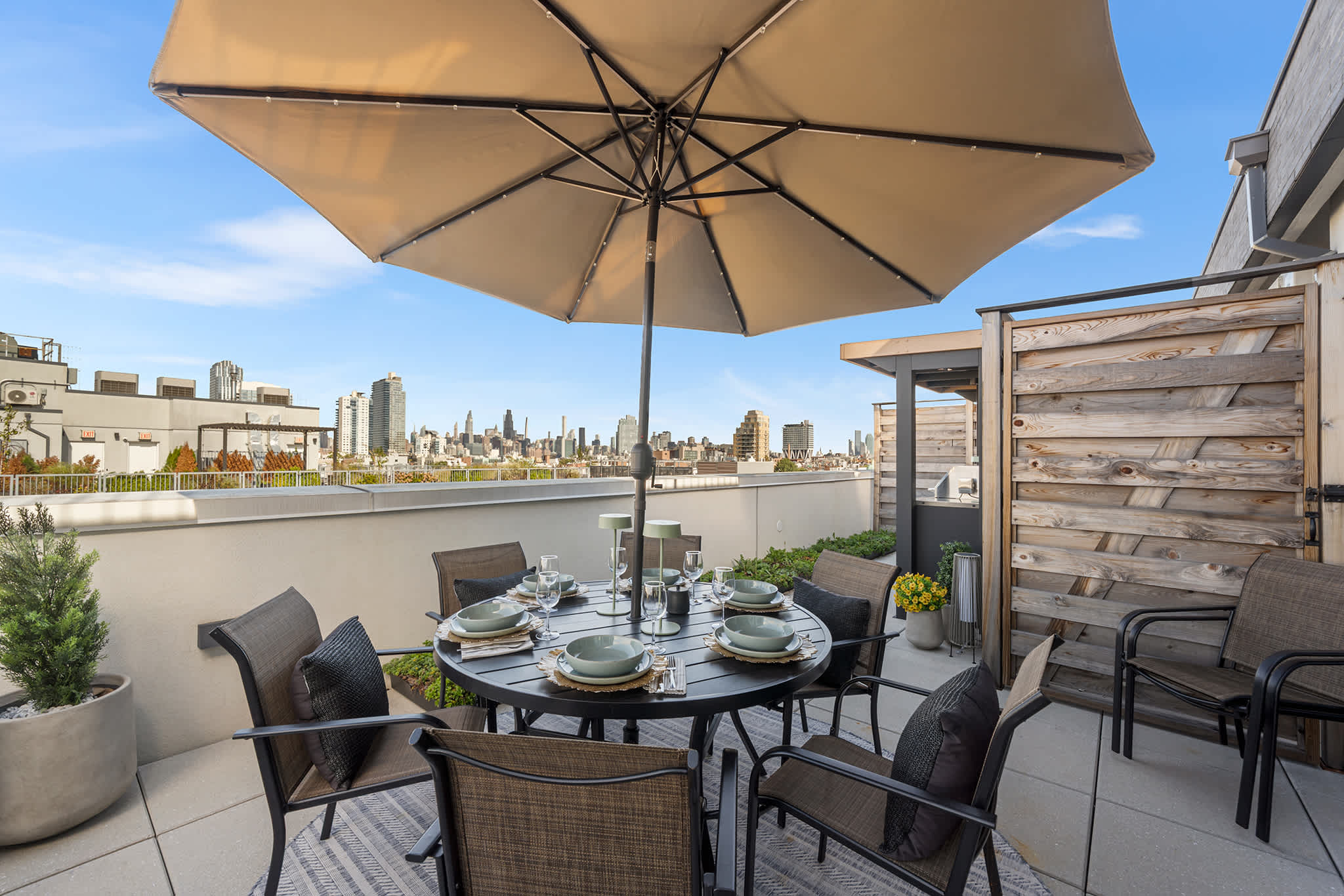 The Nest | Williamsburg | Luxe Penthouse w/ Private Roof Deck & City Views main photo