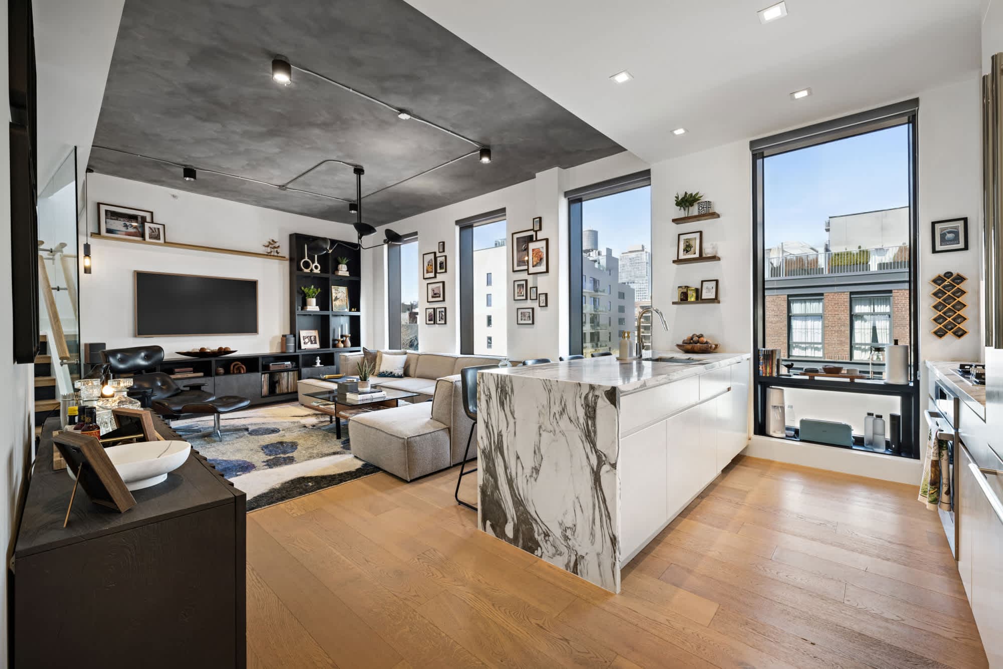 The Nest | Williamsburg | Luxe Penthouse w/ Private Roof Deck & City Views photo 2