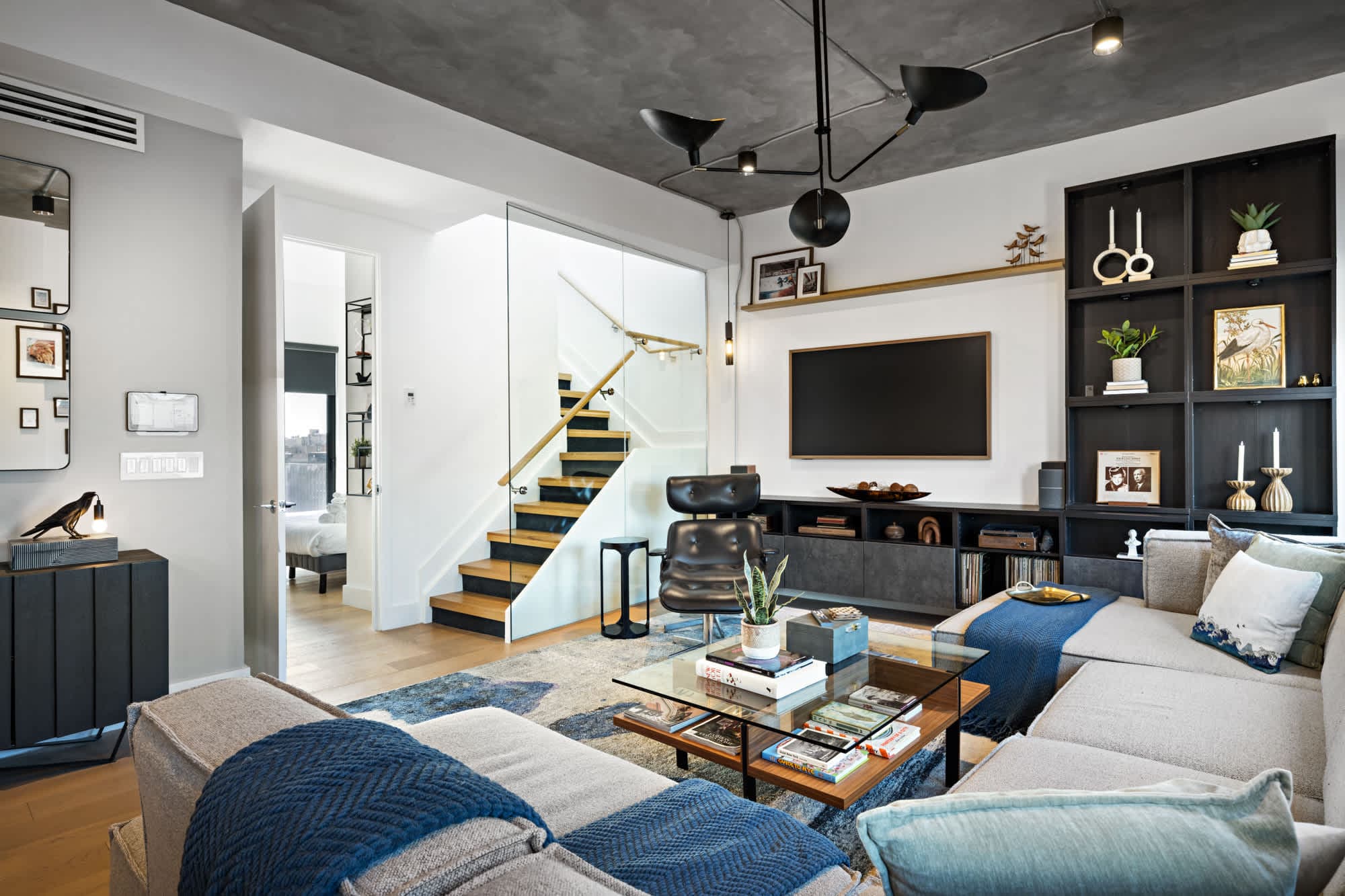 The Nest | Williamsburg | Luxe Penthouse w/ Private Roof Deck & City Views photo 10