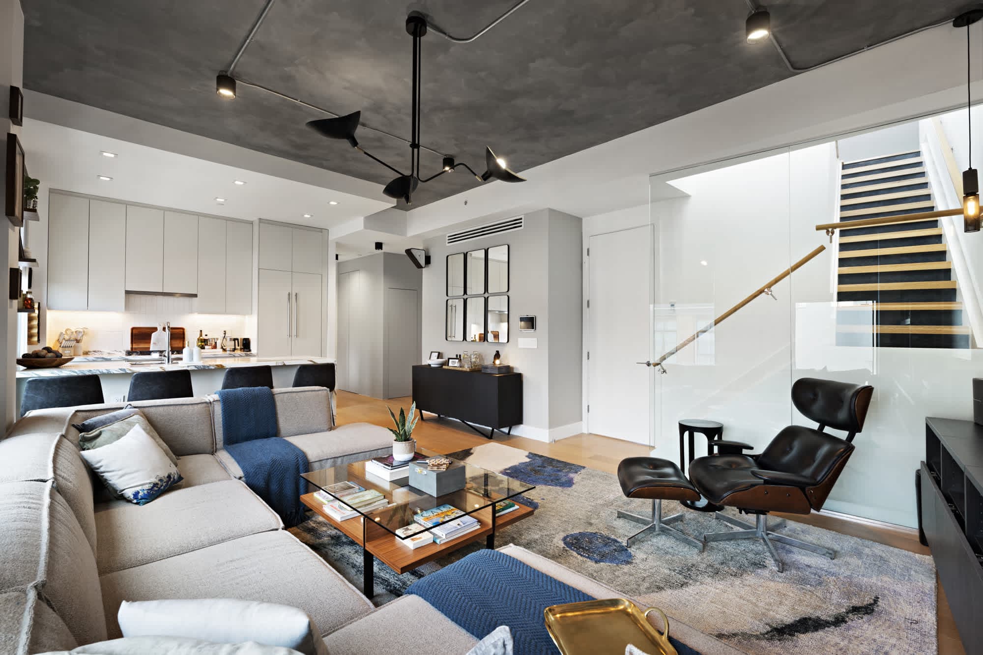 The Nest | Williamsburg | Luxe Penthouse w/ Private Roof Deck & City Views photo 9