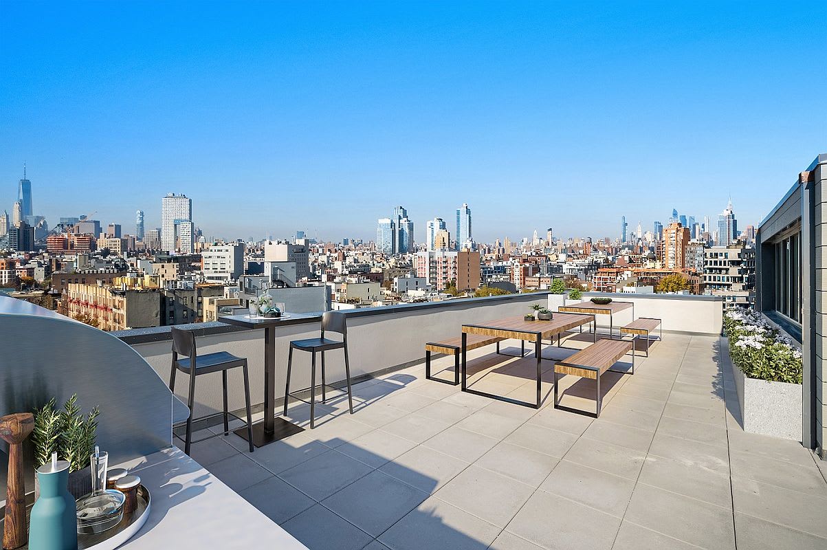 Metropolitan Suite | Williamsburg | Penthouse w/ Private Balcony & Gym photo 11