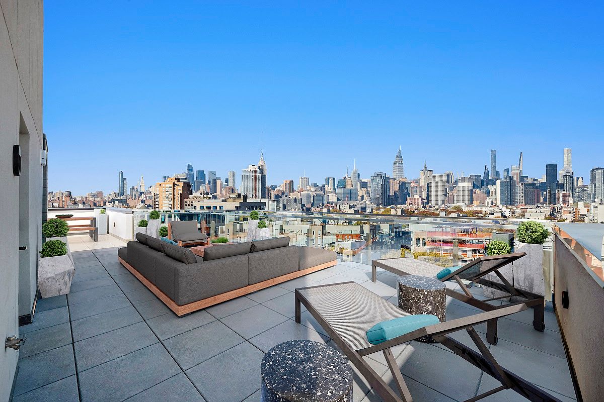 Metropolitan Suite | Williamsburg | Penthouse w/ Private Balcony & Gym photo 12