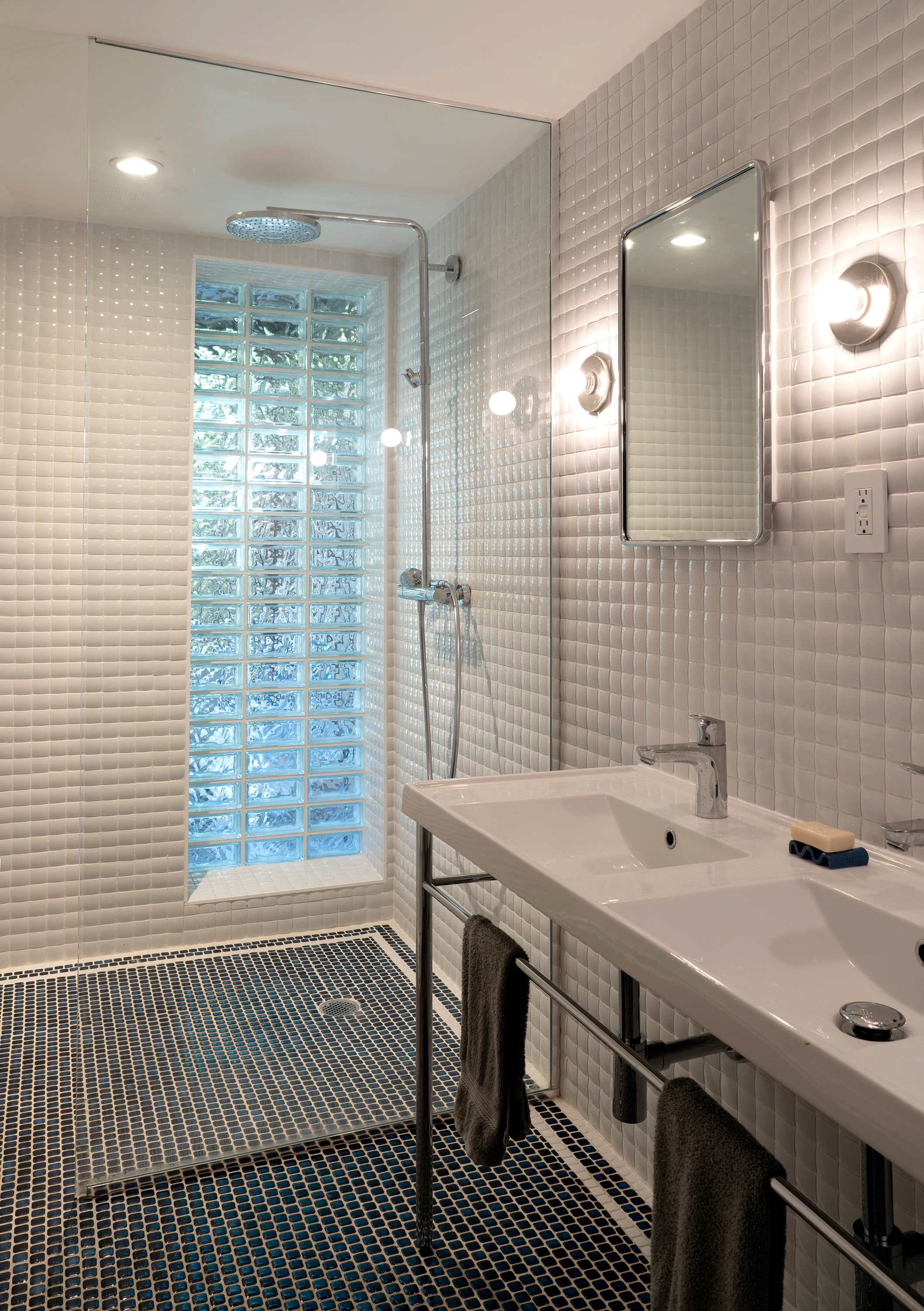 Classon Place | Clinton Hill | Townhouse Duplex w/ Garden & Private Balcony photo 8