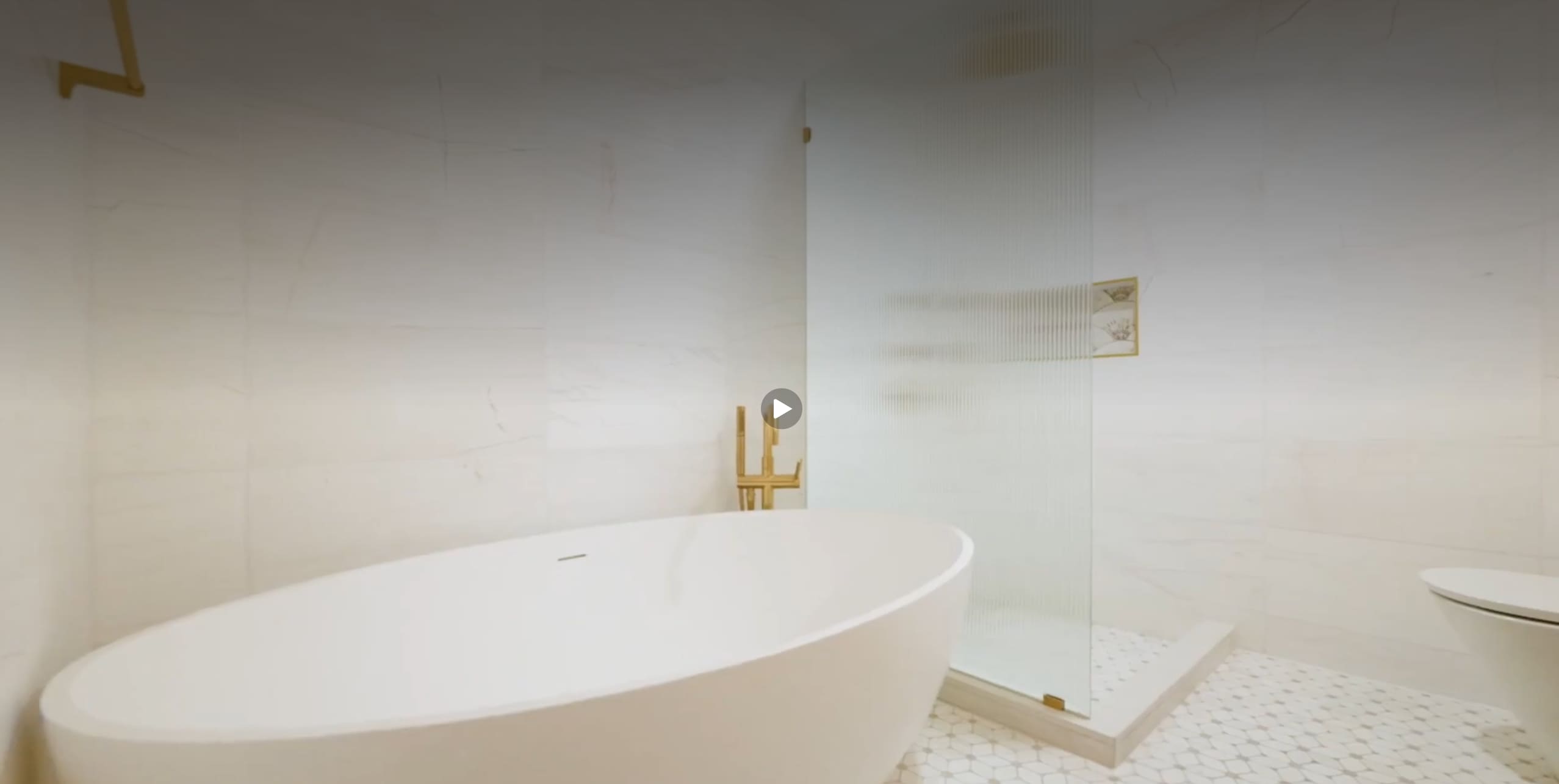 Williams Grove | Williamsburg | Designer Apartment with Hot Tub & Backyard photo 13