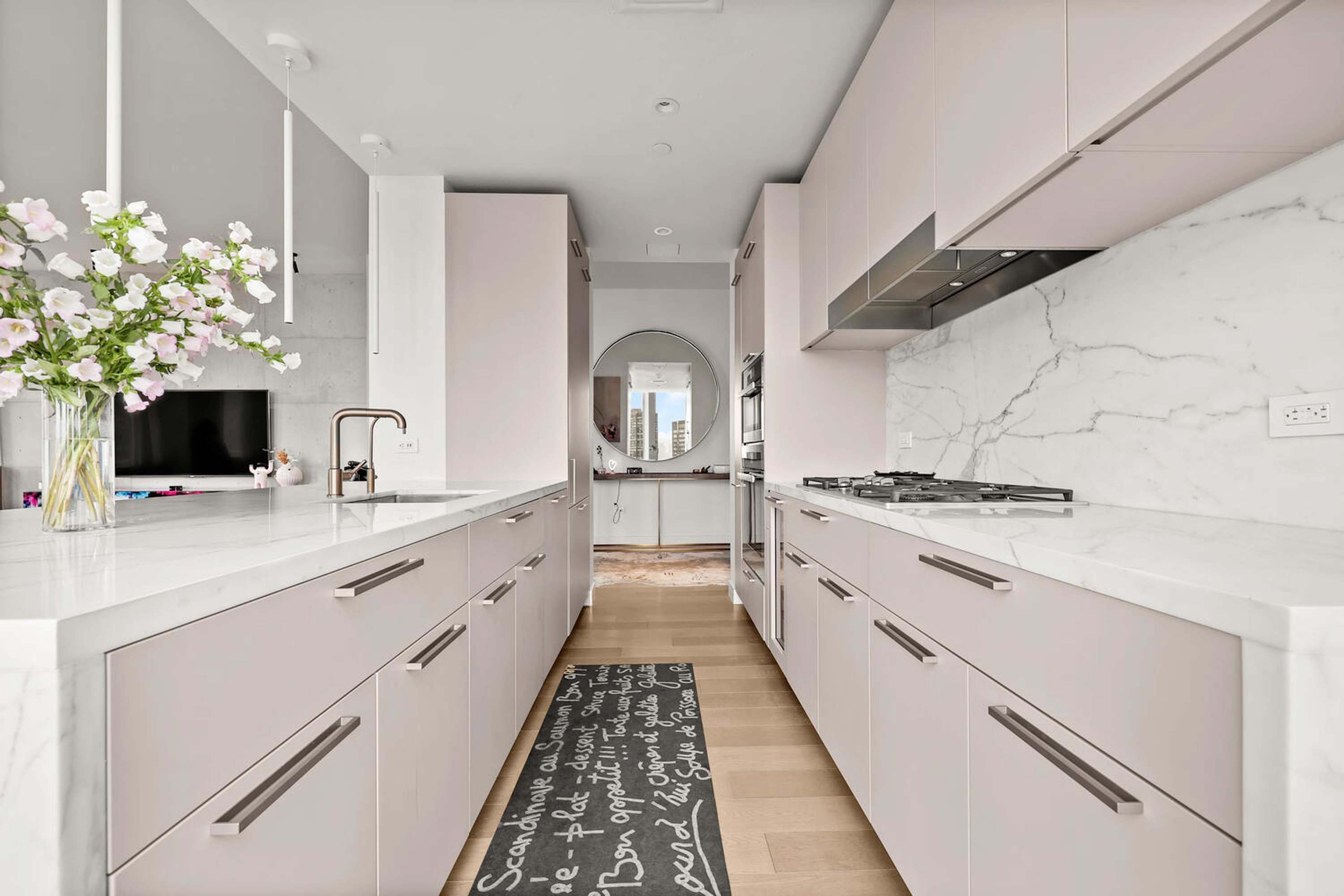 East Atelier | Turtle Bay | Upscale Loft with Private Terrace photo 9