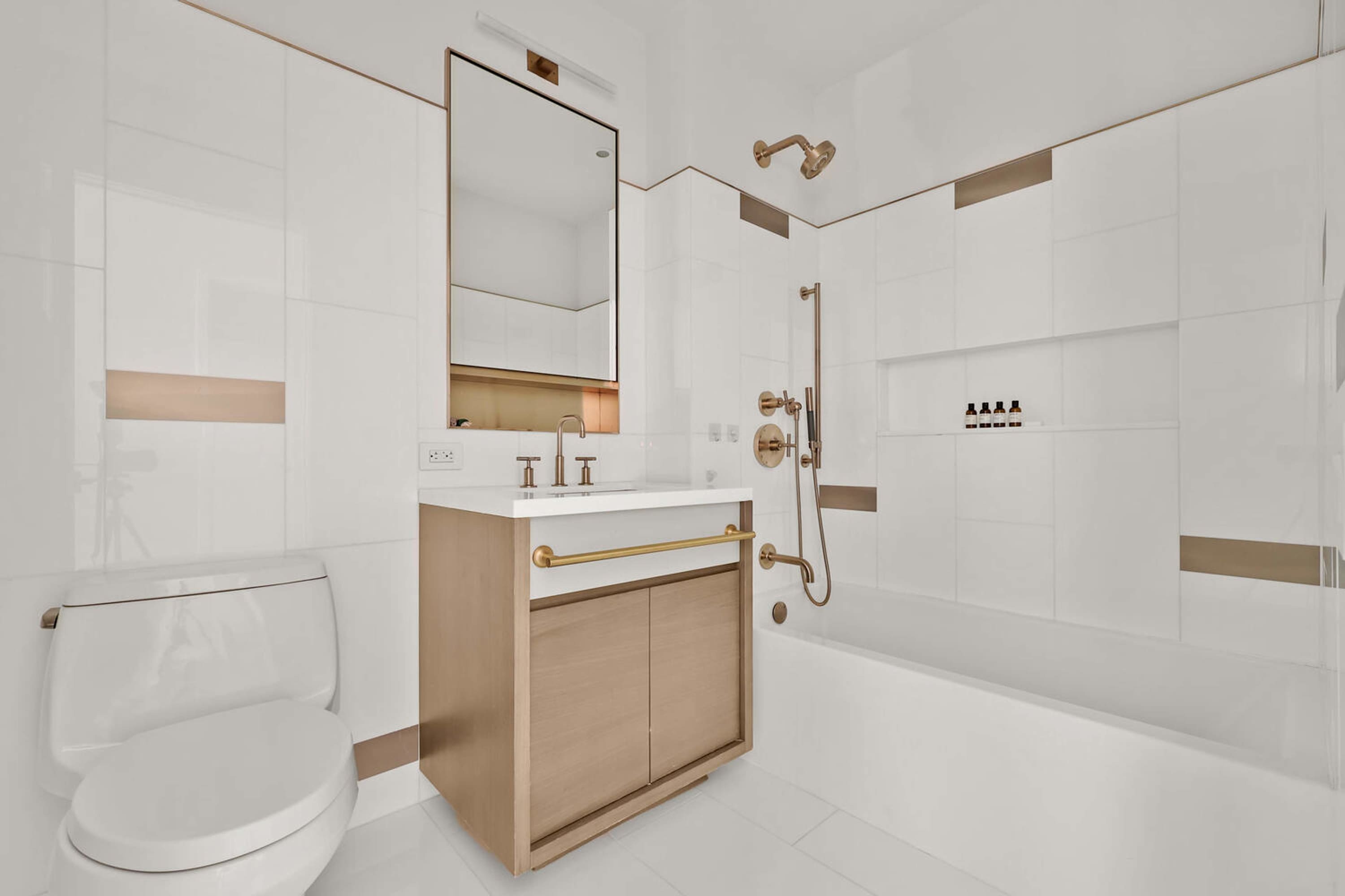 East Atelier | Turtle Bay | Upscale Loft with Private Terrace photo 20