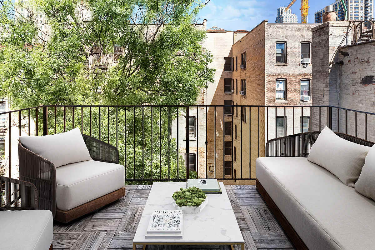 Easton Heights | Upper East Side | Penthouse with Balcony and Hot Tub photo 5