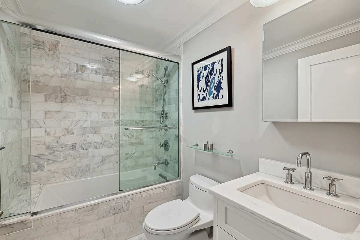 Easton Heights | Upper East Side | Penthouse with Balcony and Hot Tub photo 14