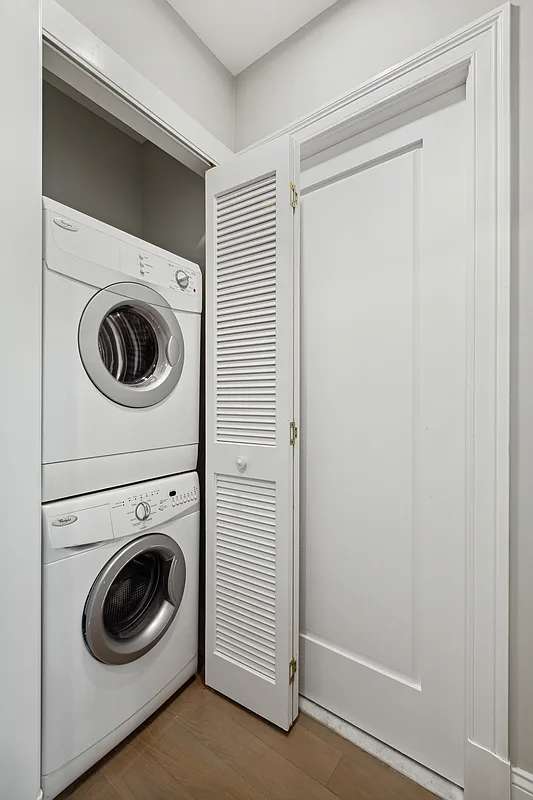 Easton Heights | Upper East Side | Penthouse with Balcony and Hot Tub photo 16