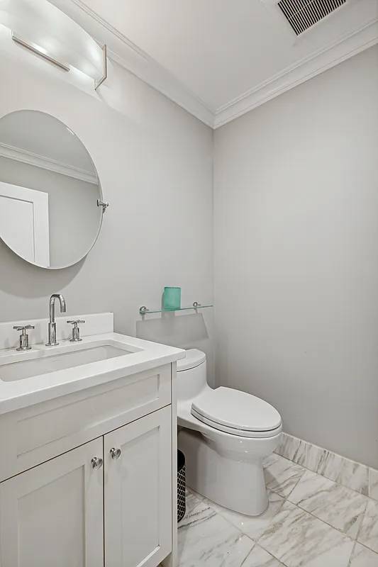 Easton Heights | Upper East Side | Penthouse with Balcony and Hot Tub photo 15