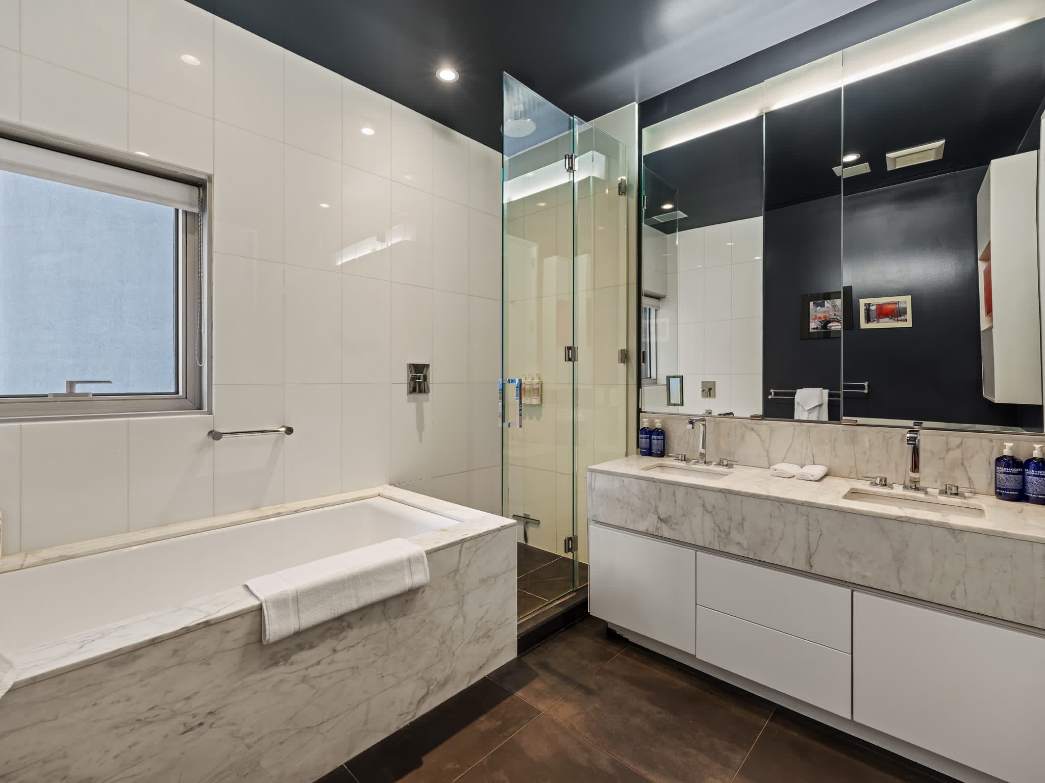 Washington Loft | Tribeca | Designer Loft with Private Balcony photo 23