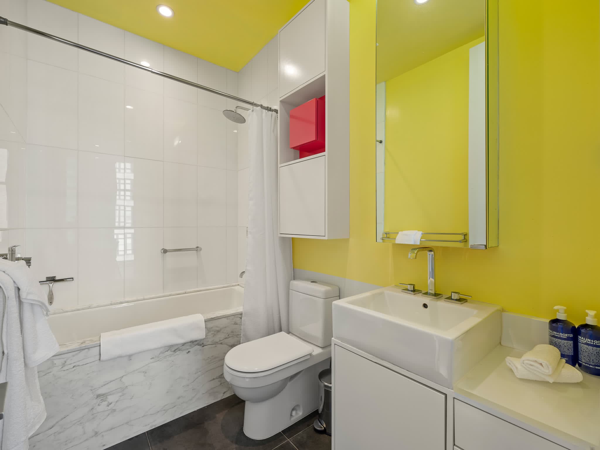 Washington Loft | Tribeca | Designer Loft with Private Balcony photo 30