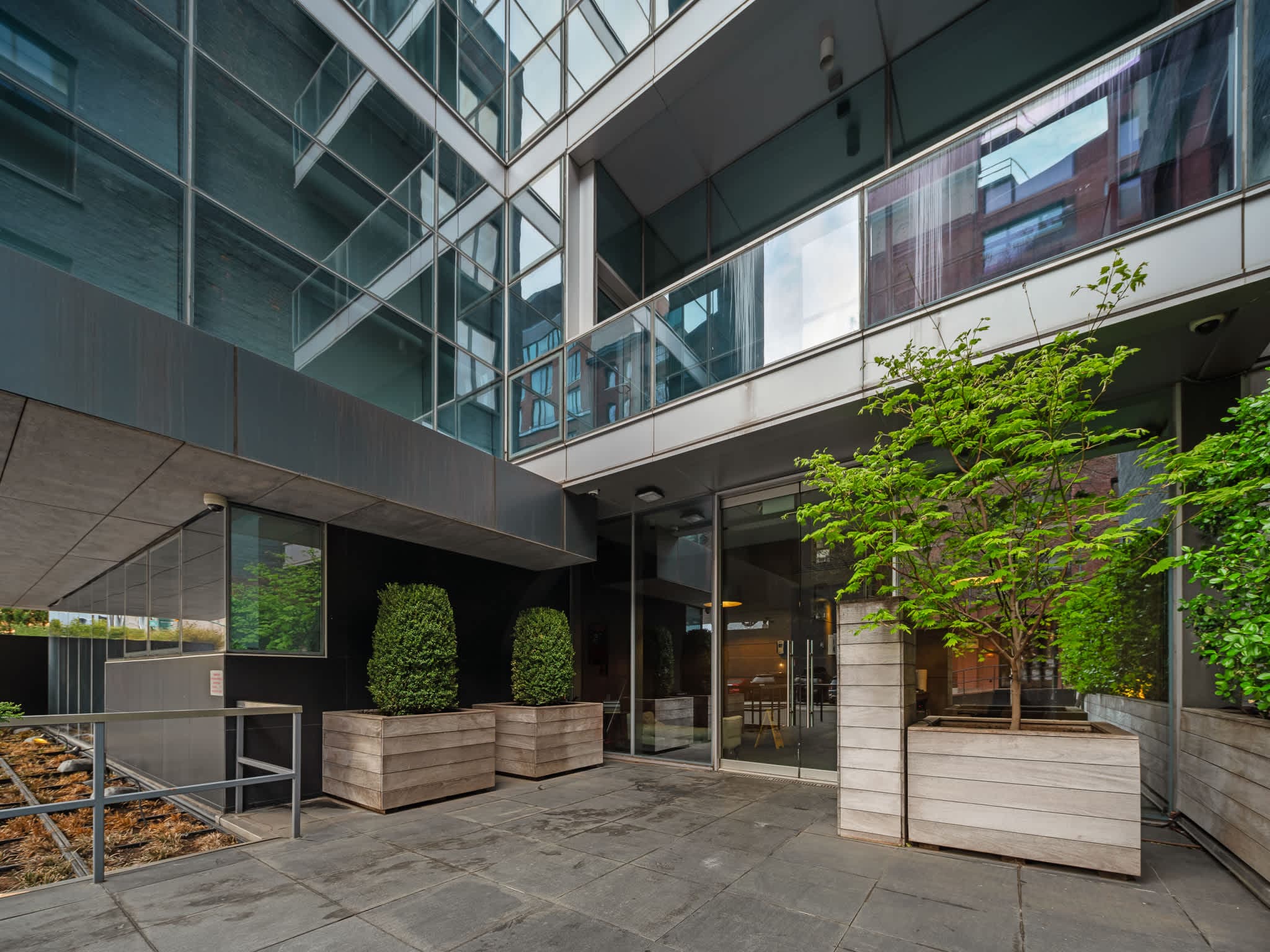 Washington Loft | Tribeca | Designer Loft with Private Balcony photo 33