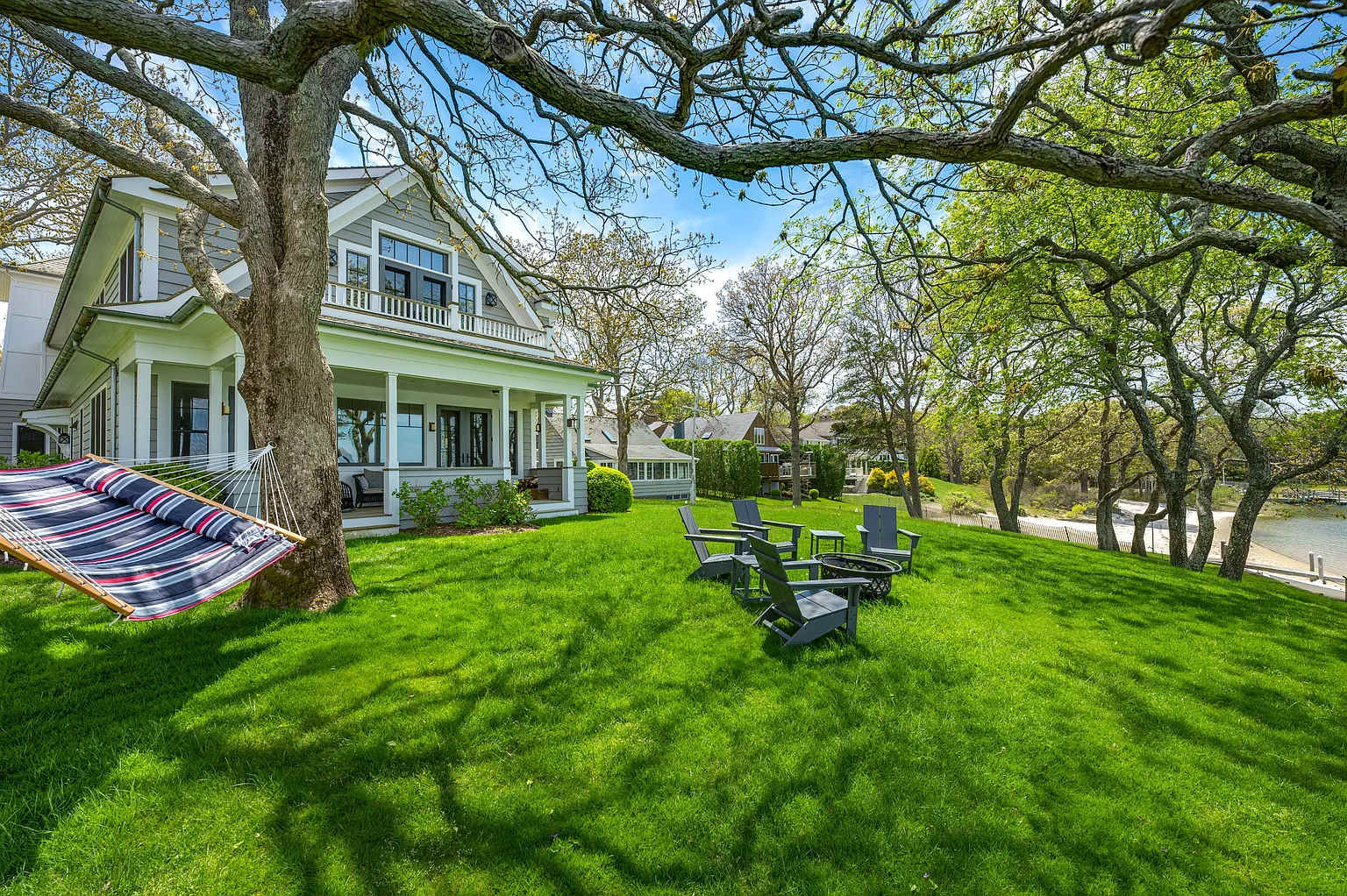 Wooleys Wharf | Southampton | Waterfront Estate with Dock & Pool photo 3