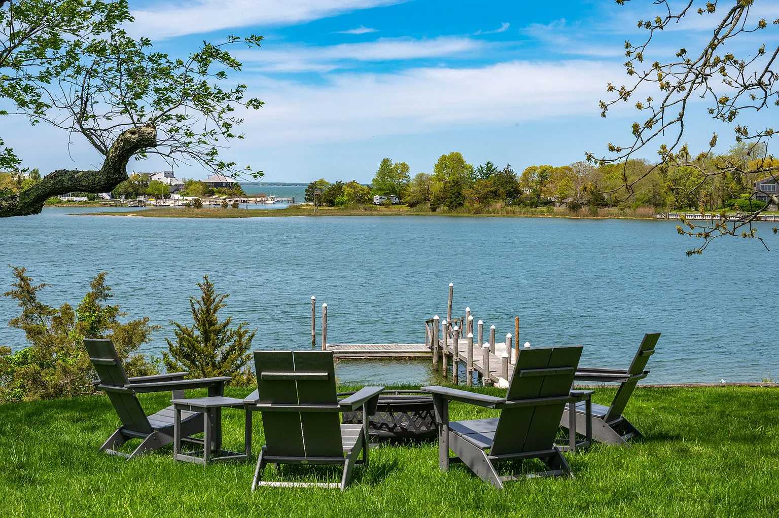 Wooleys Wharf | Southampton | Waterfront Estate with Dock & Pool photo 5