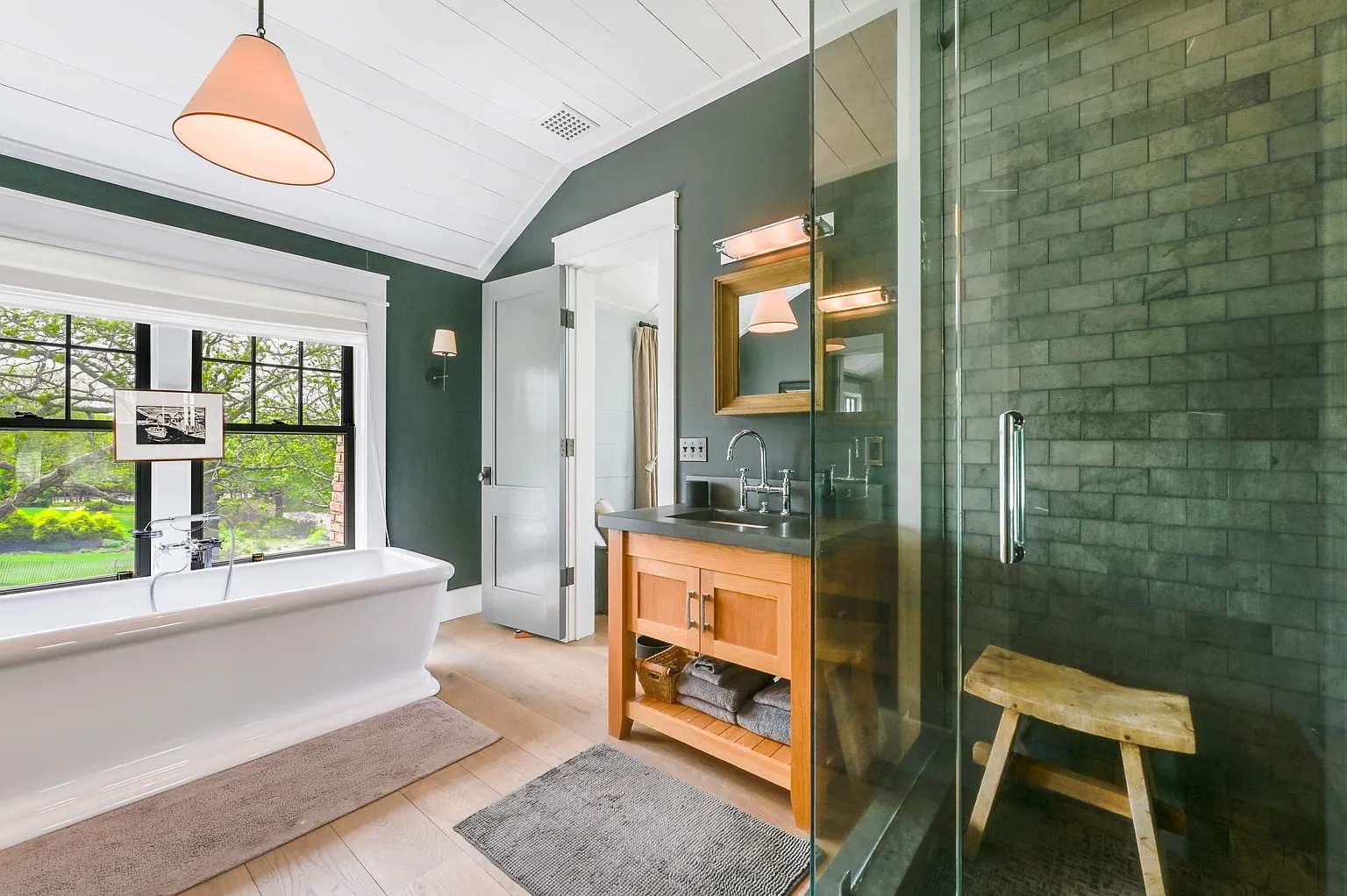 Wooleys Wharf | Southampton | Waterfront Estate with Dock & Pool photo 12