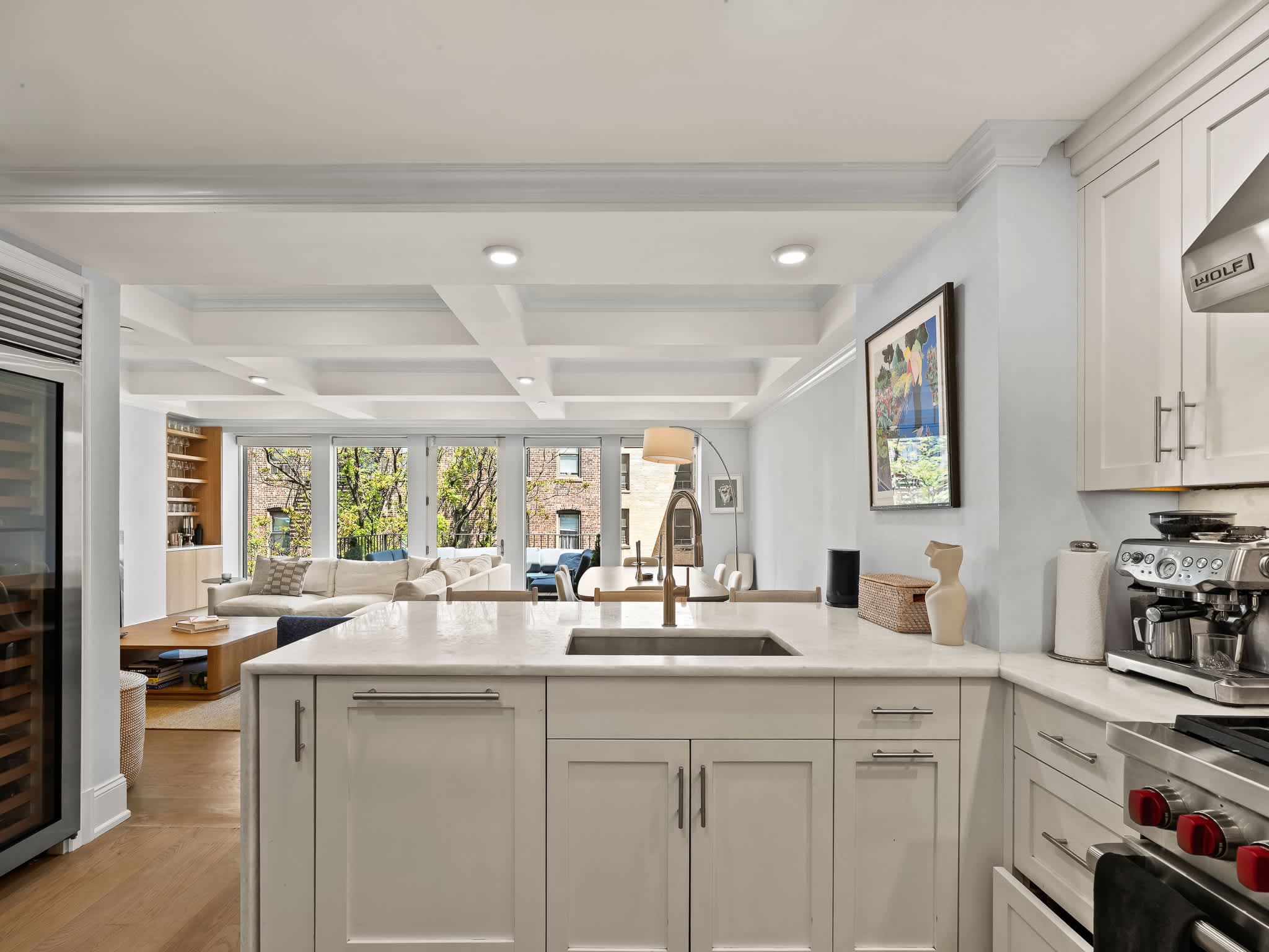 Easton Heights | Upper East Side | Penthouse with Balcony and Hot Tub photo 4