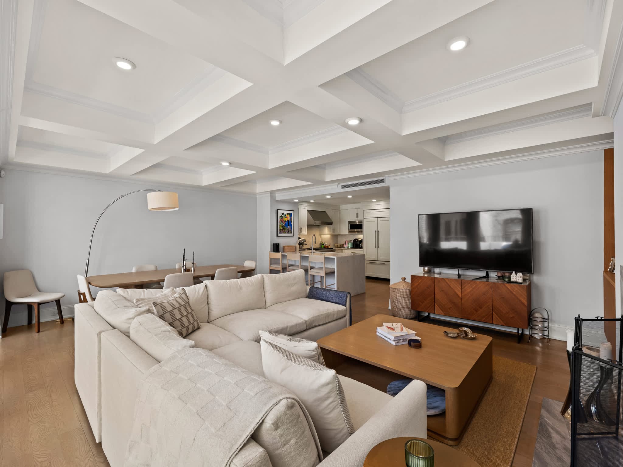 Easton Heights | Upper East Side | Penthouse with Balcony and Hot Tub photo 6