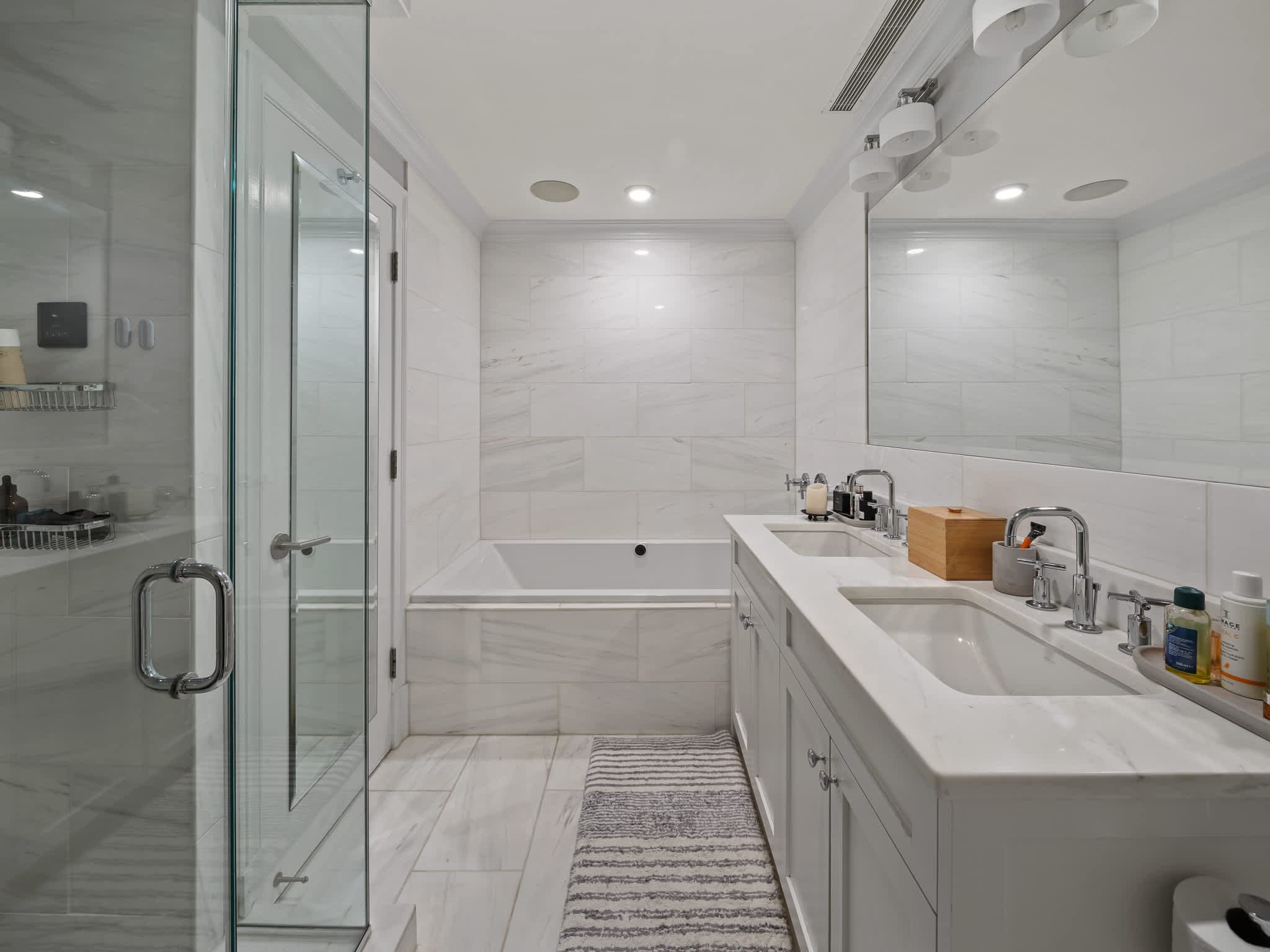 Easton Heights | Upper East Side | Penthouse with Balcony and Hot Tub photo 27