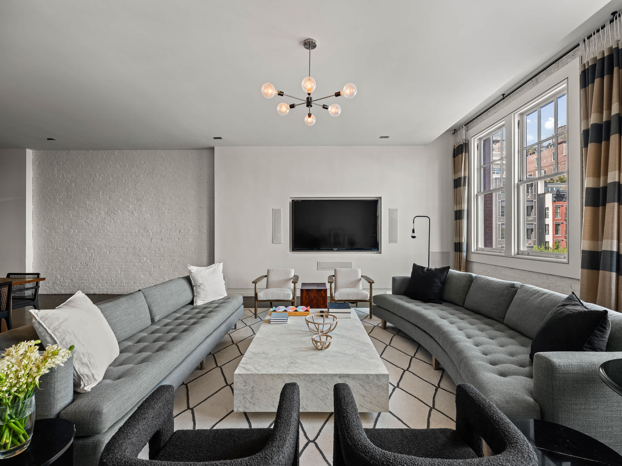 Cobble Loft | Tribeca | Spacious Loft with City Views photo 3
