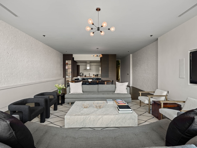 Image of Living space #3