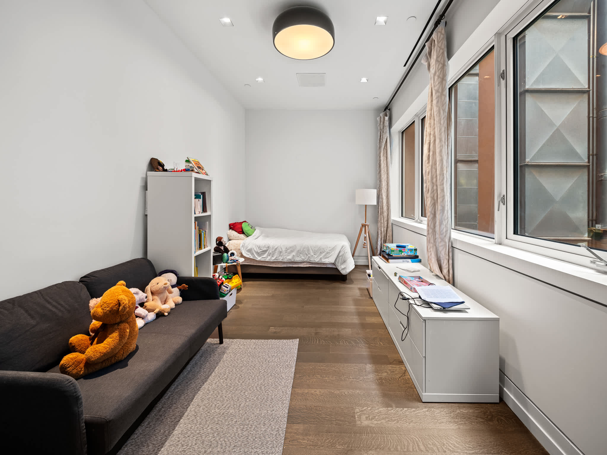 Cobble Loft | Tribeca | Spacious Loft with City Views photo 16