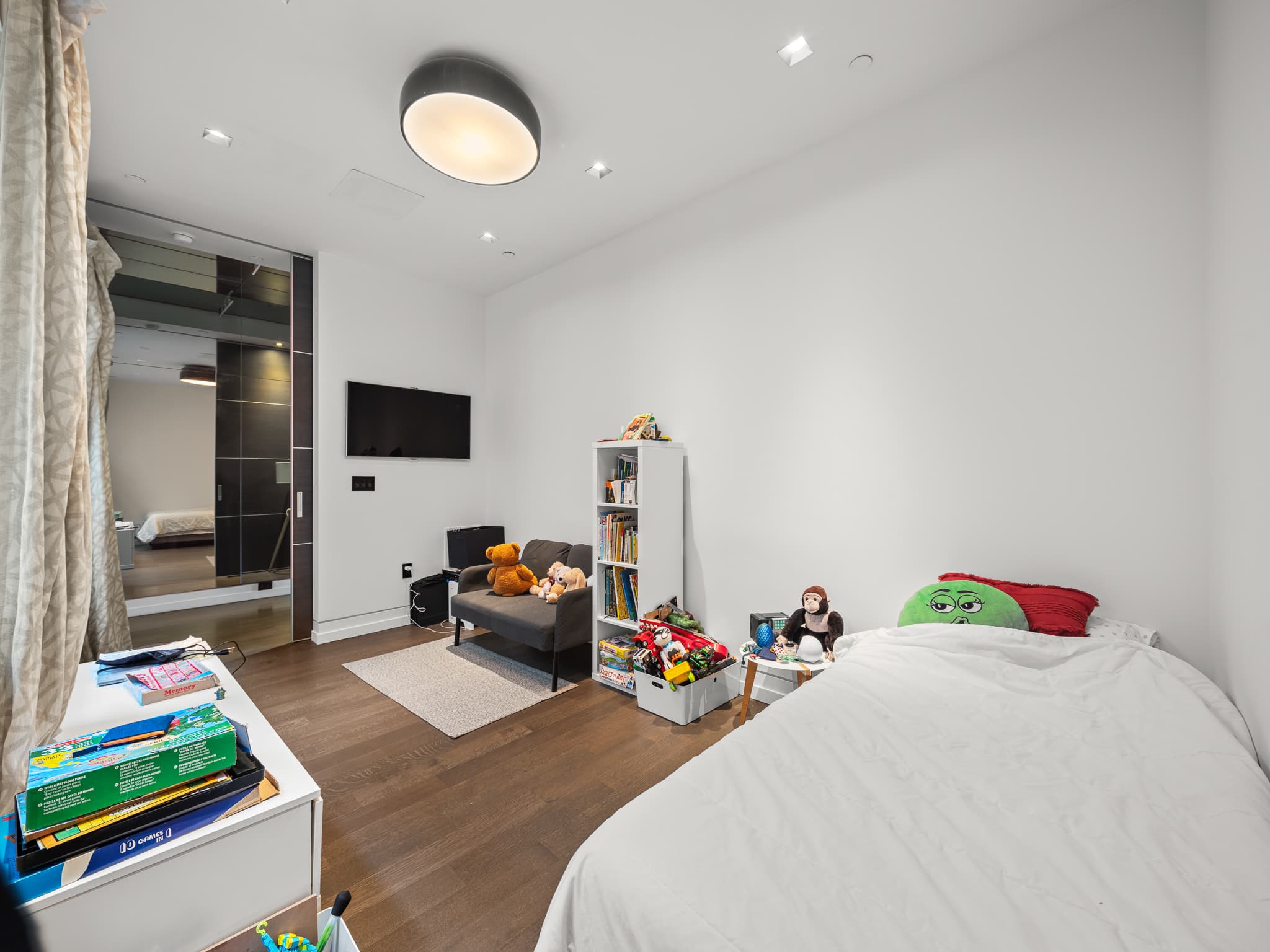 Cobble Loft | Tribeca | Spacious Loft with City Views photo 17