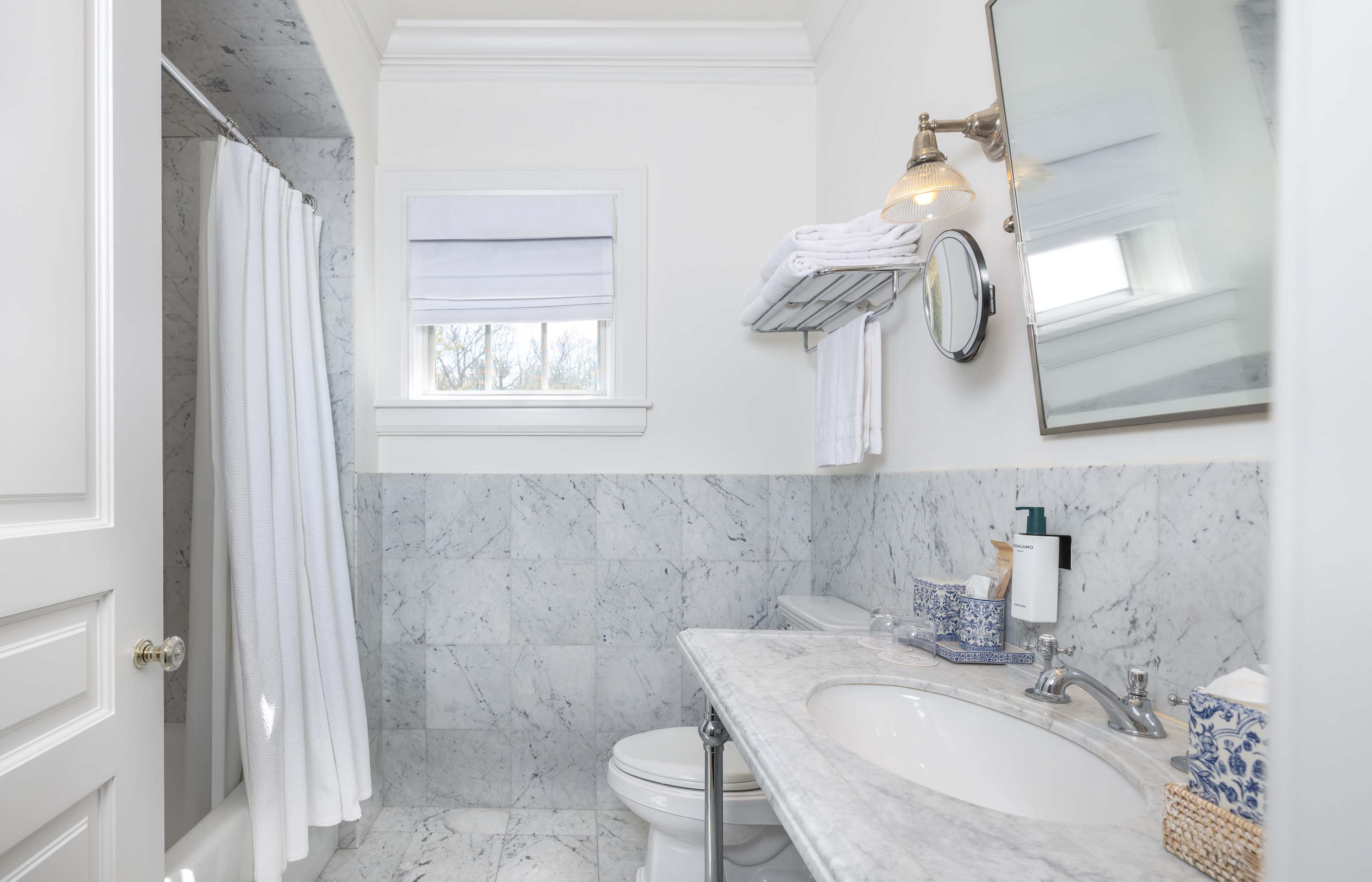 Harbor House Suite C | East Hampton Springs | Premier Suite with Private Terraces photo 9
