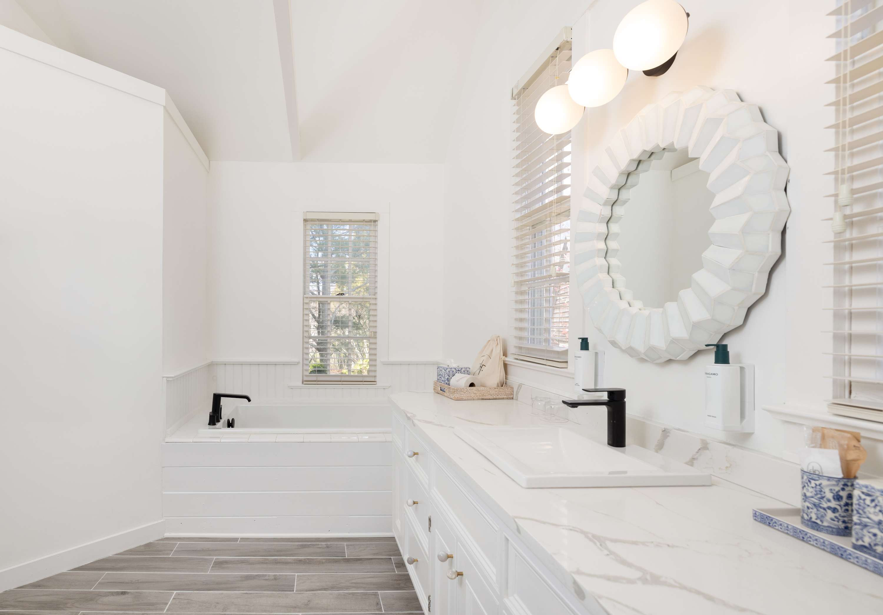 Harbor Cottage 11 | East Hampton Springs | Waterfront Cottage with Outdoor Space & Water Views photo 6