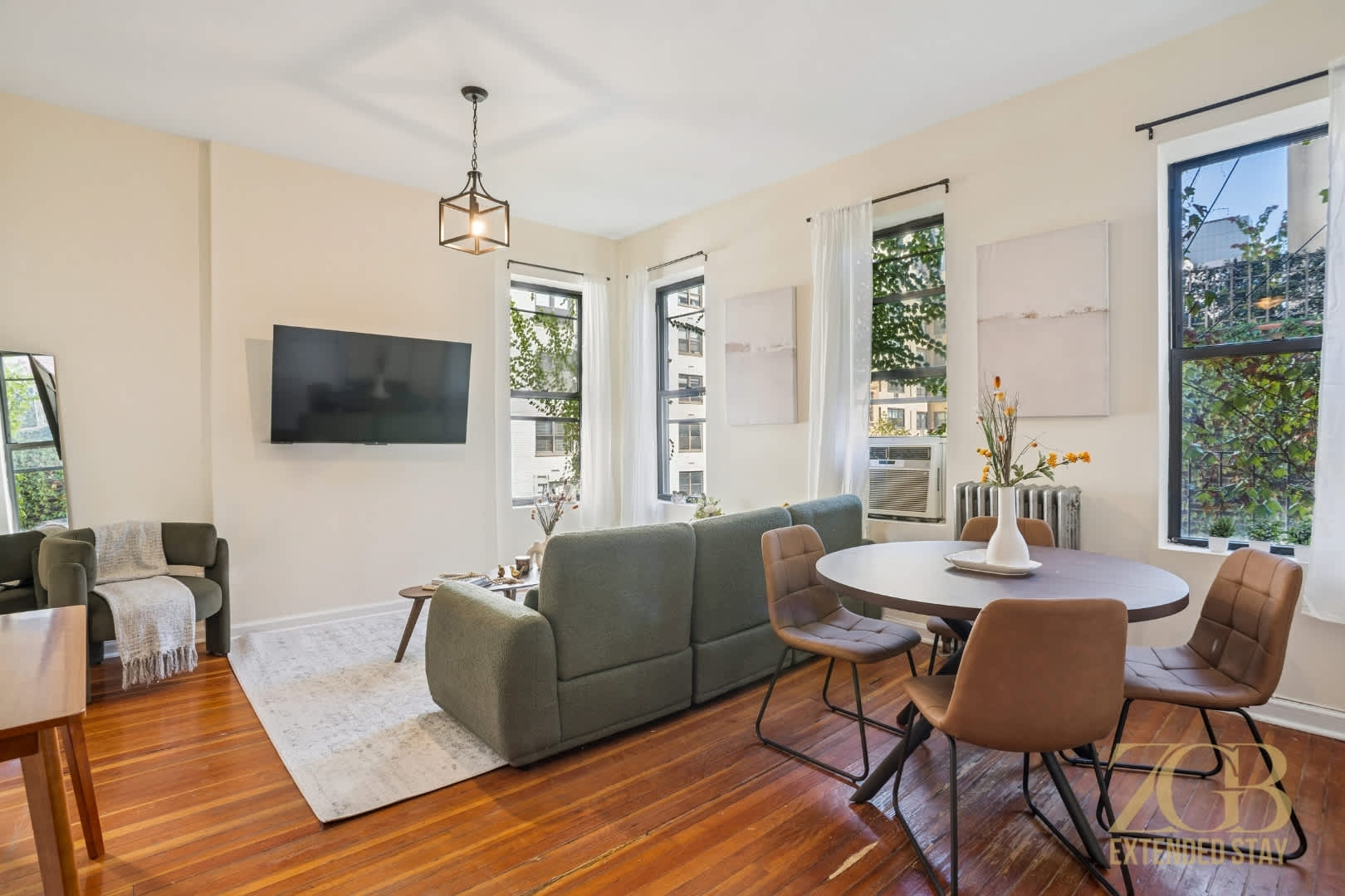 Lenox House III | Lenox Hill | Stylish Apartment photo 3