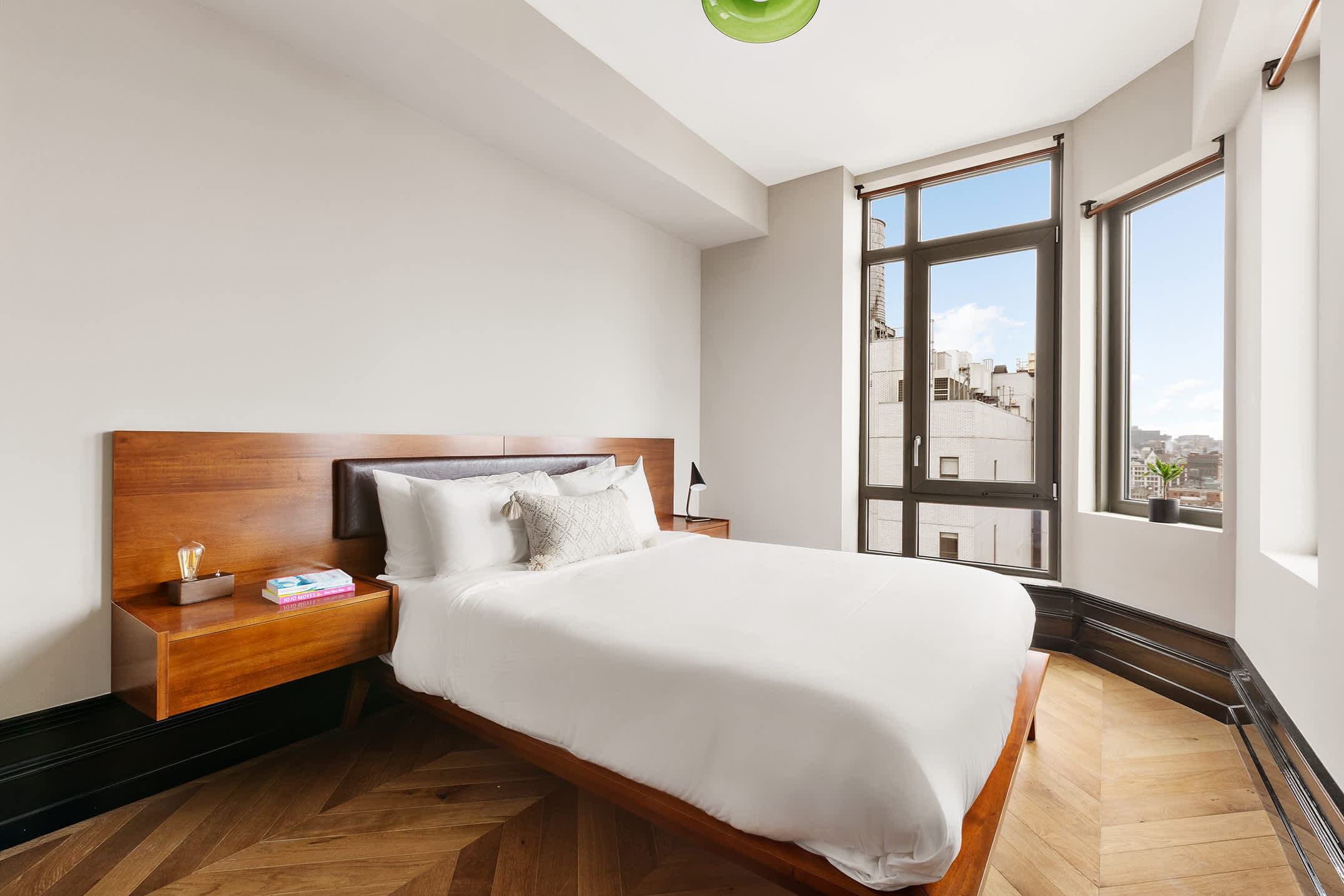 Freeman 1302 | Lower East Side | Condo with Skyline Views photo 2