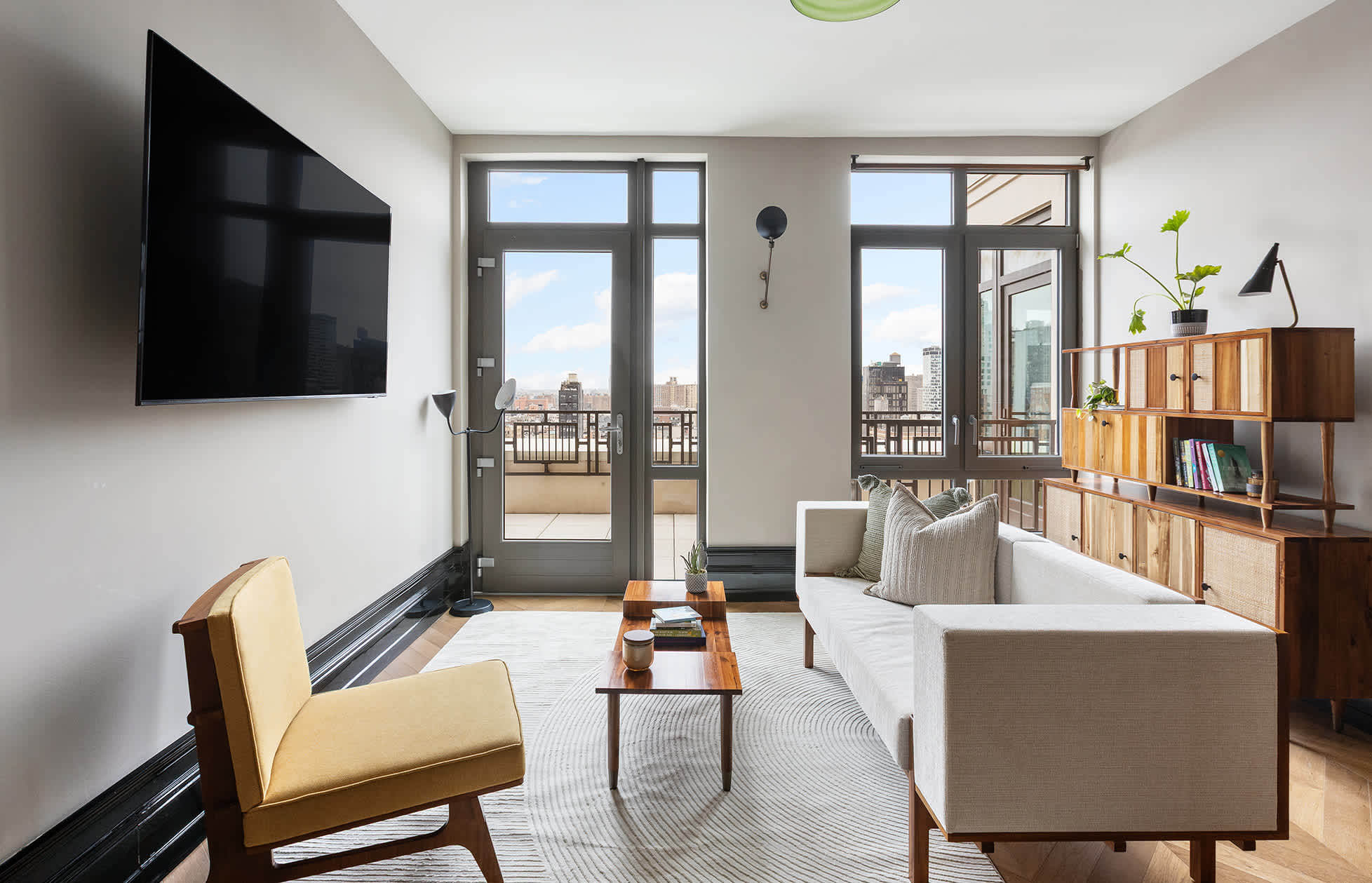 Freeman 1303 | Lower East Side | Modern Residence main photo
