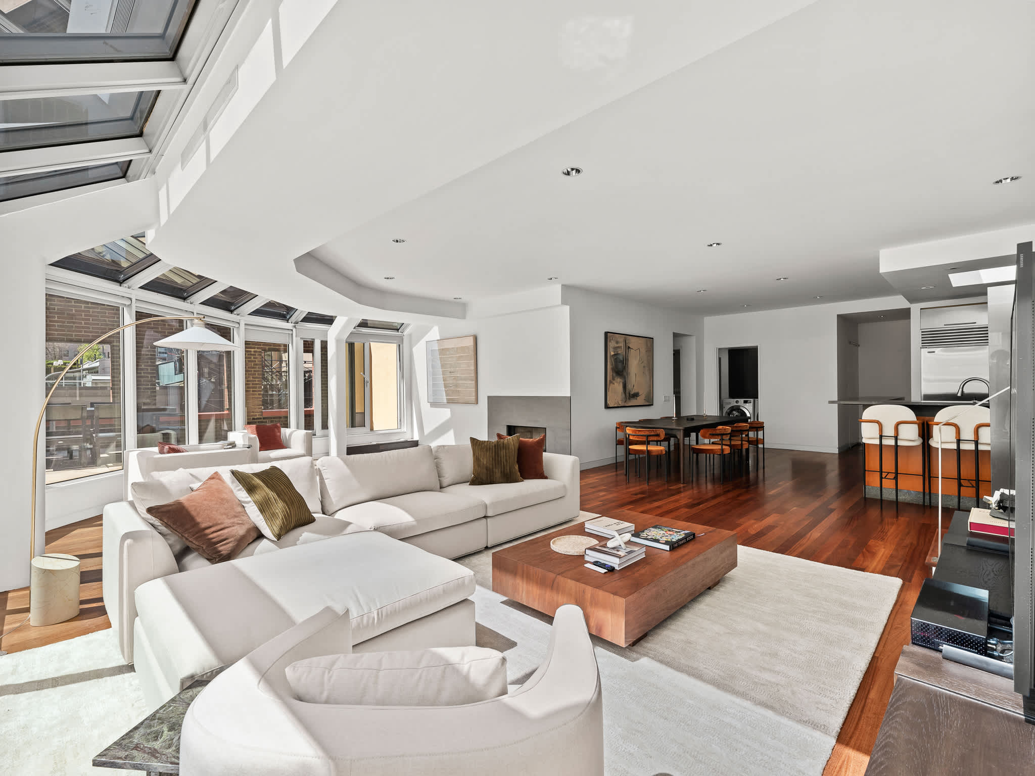 Tribeca Heights | Tribeca | PH with Private Terrace and City Views photo 2