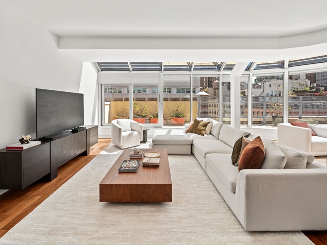 Image of Living space #3