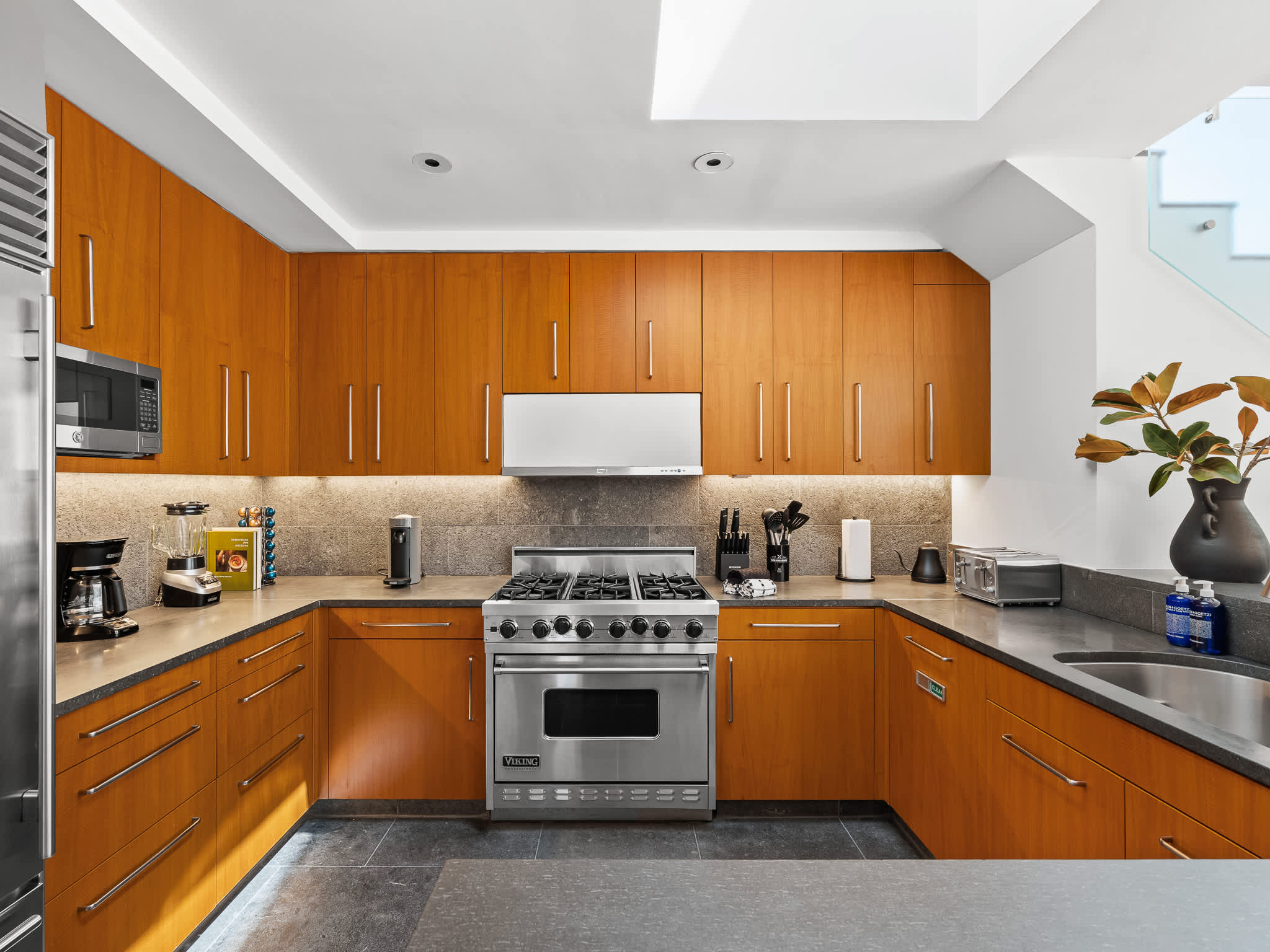 Tribeca Heights | Tribeca | PH with Private Terrace and City Views photo 14