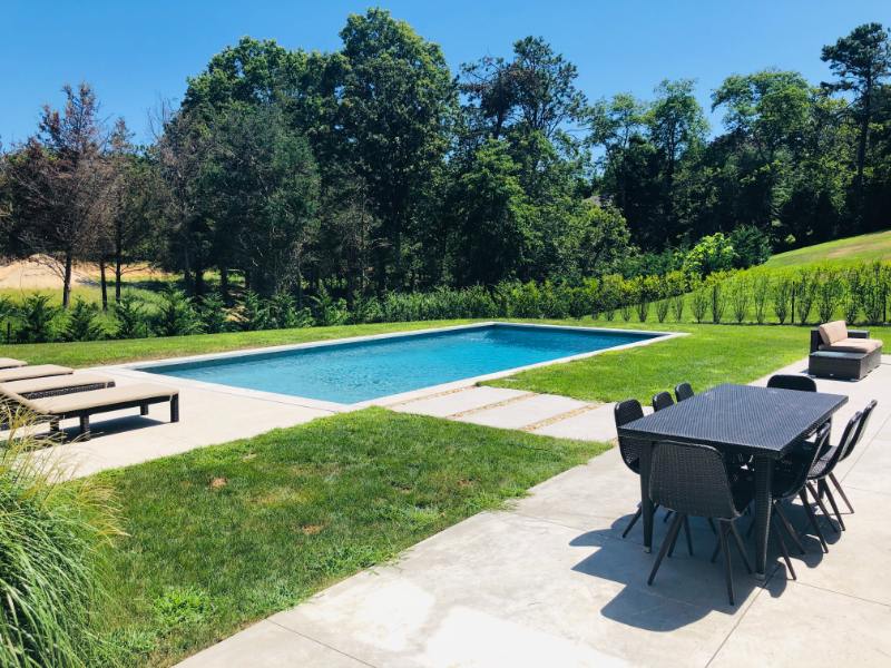 Eastway Estate | Southampton| Home with Private Pool photo 2