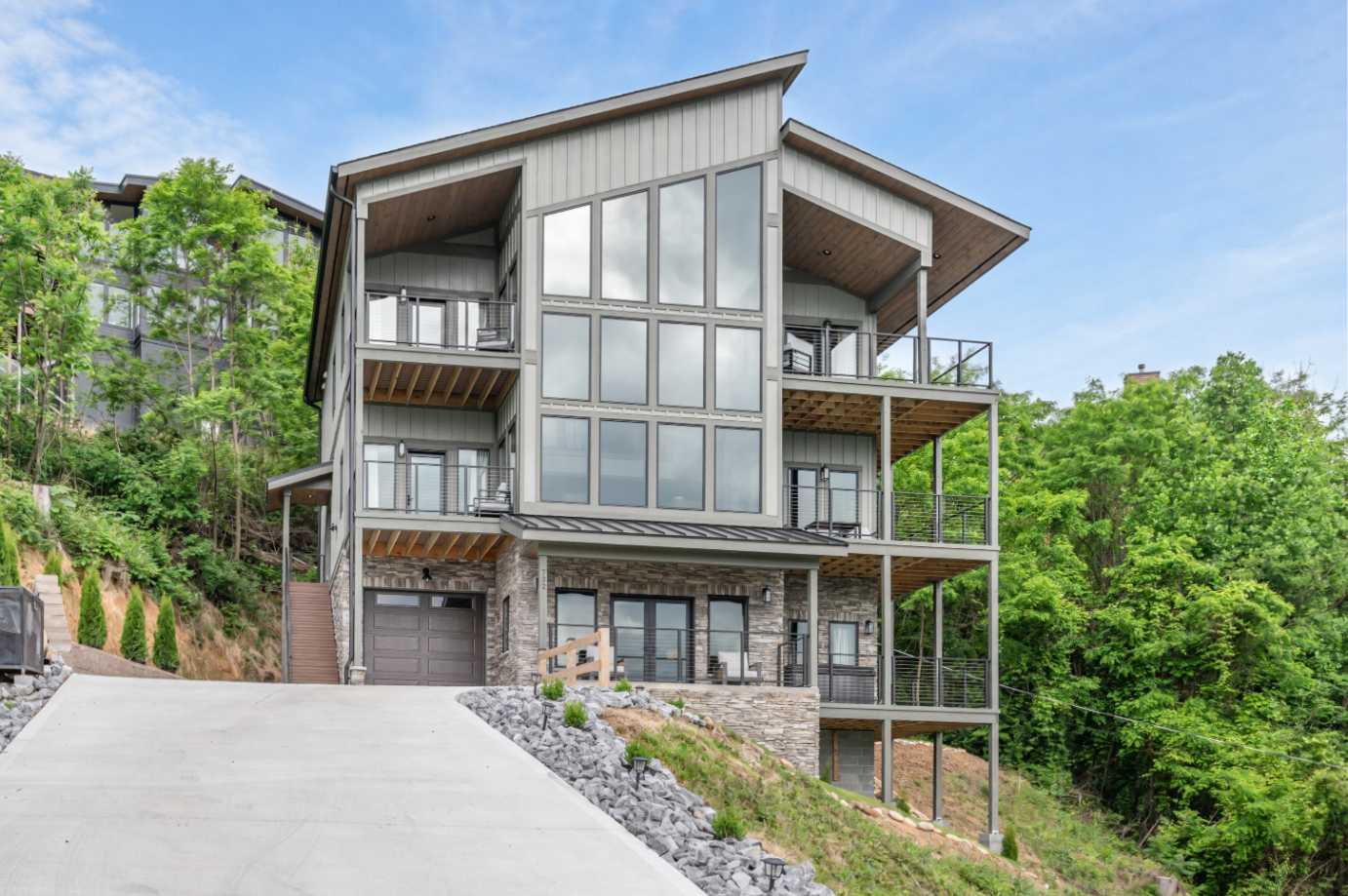 Highcrest Vista | Gatlinburg | Luxury Mountain Retreat with Panoramic Views photo 4