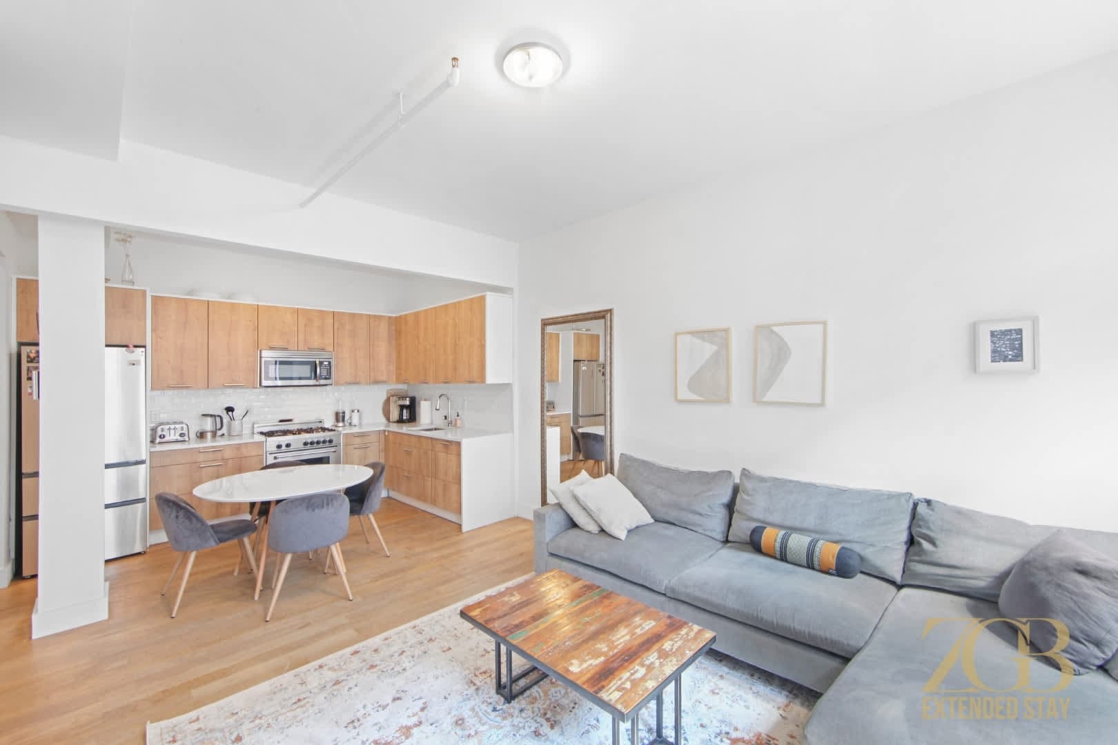 Westlight Place 43 | Hell's Kitchen | Stylish Apartment photo 2