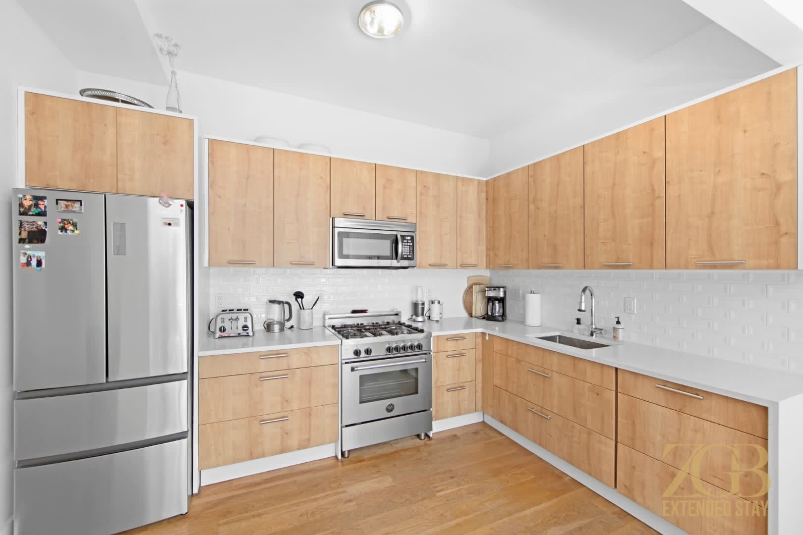 Westlight Place 43 | Hell's Kitchen | Stylish Apartment photo 3