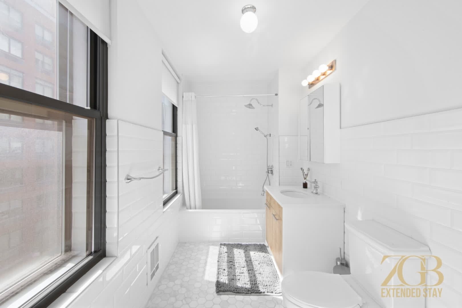 Westlight Place 43 | Hell's Kitchen | Stylish Apartment photo 8