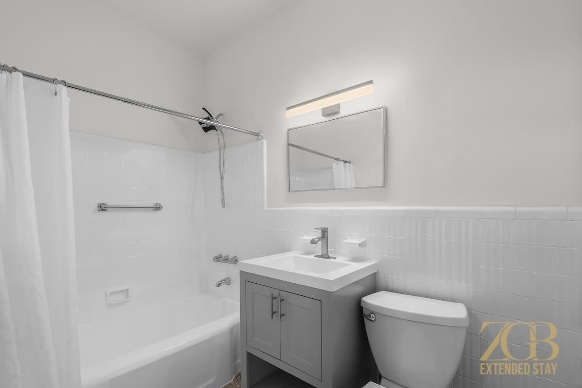 Westline Place IV | Chelsea | Stylish Loft photo 7