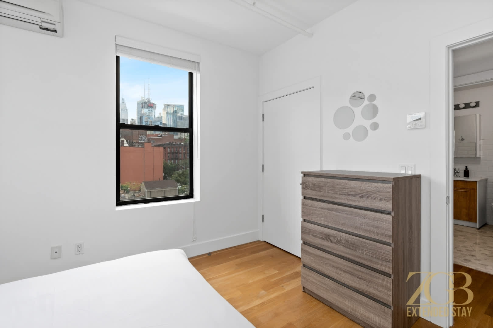 Westlight Place 42 | Hell’s Kitchen | Modern Apartment with Elevator photo 5