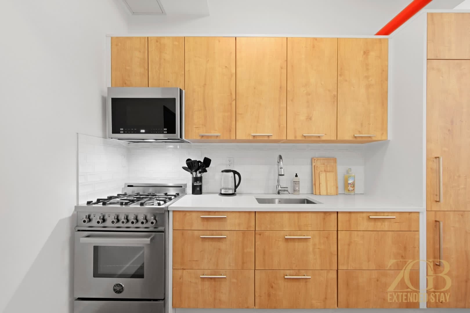 Westlight Place 44 | Hell's Kitchen | Chic Studio Apartment photo 4