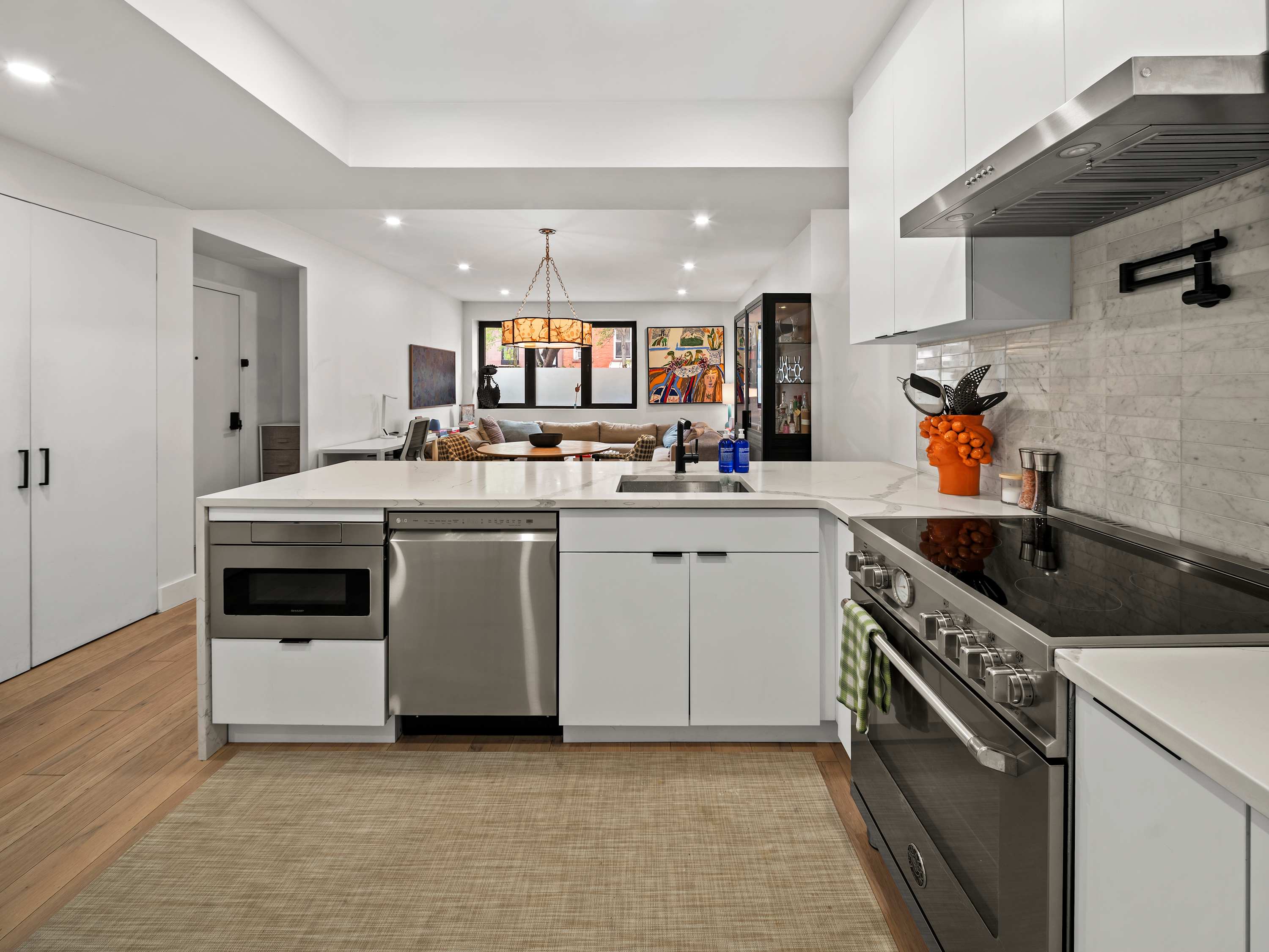 Ashford Place | Cobble Hill | Luxe Condo w/ Private Garden photo 13