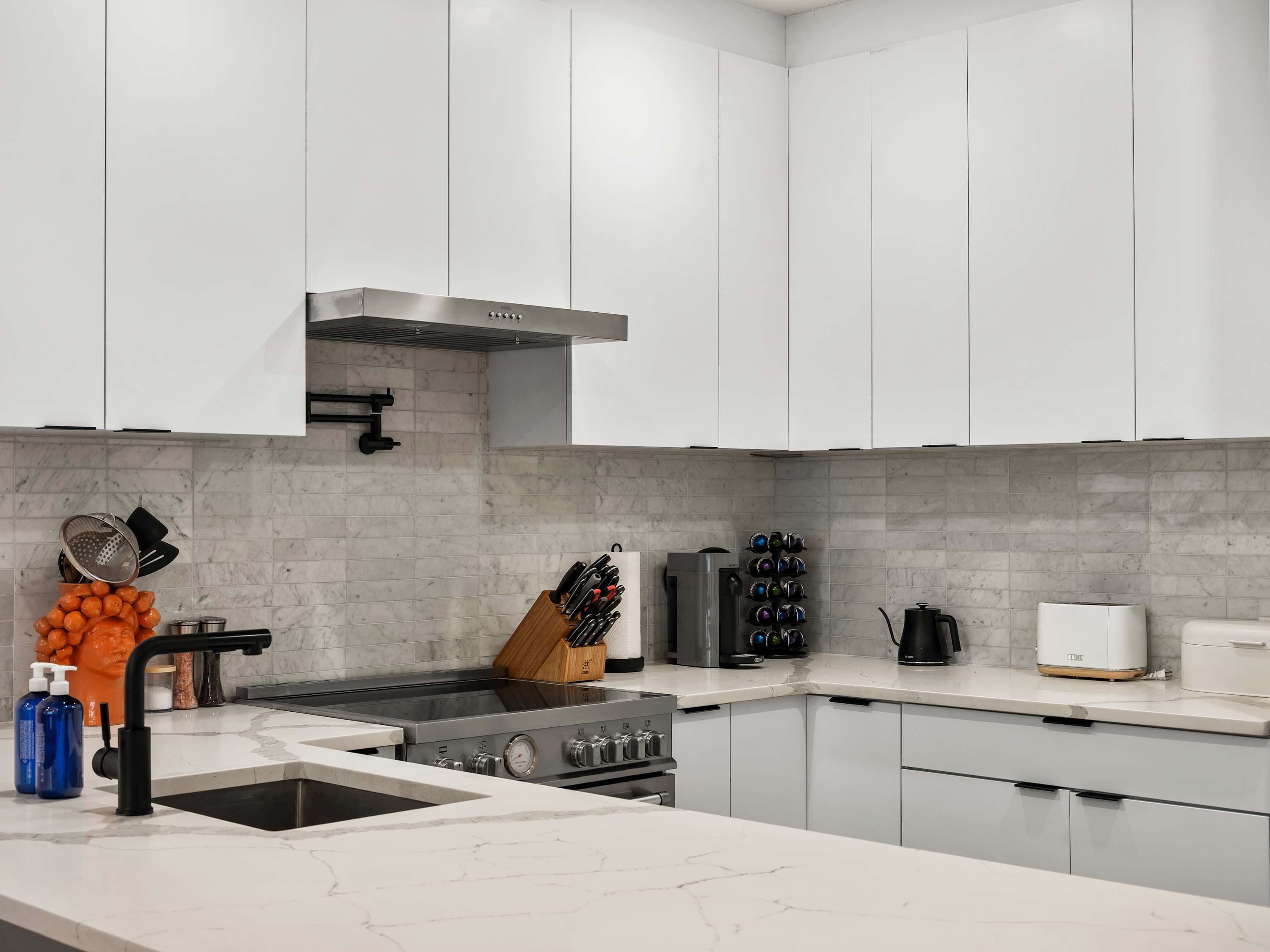 Ashford Place | Cobble Hill | Luxe Condo w/ Private Garden photo 16